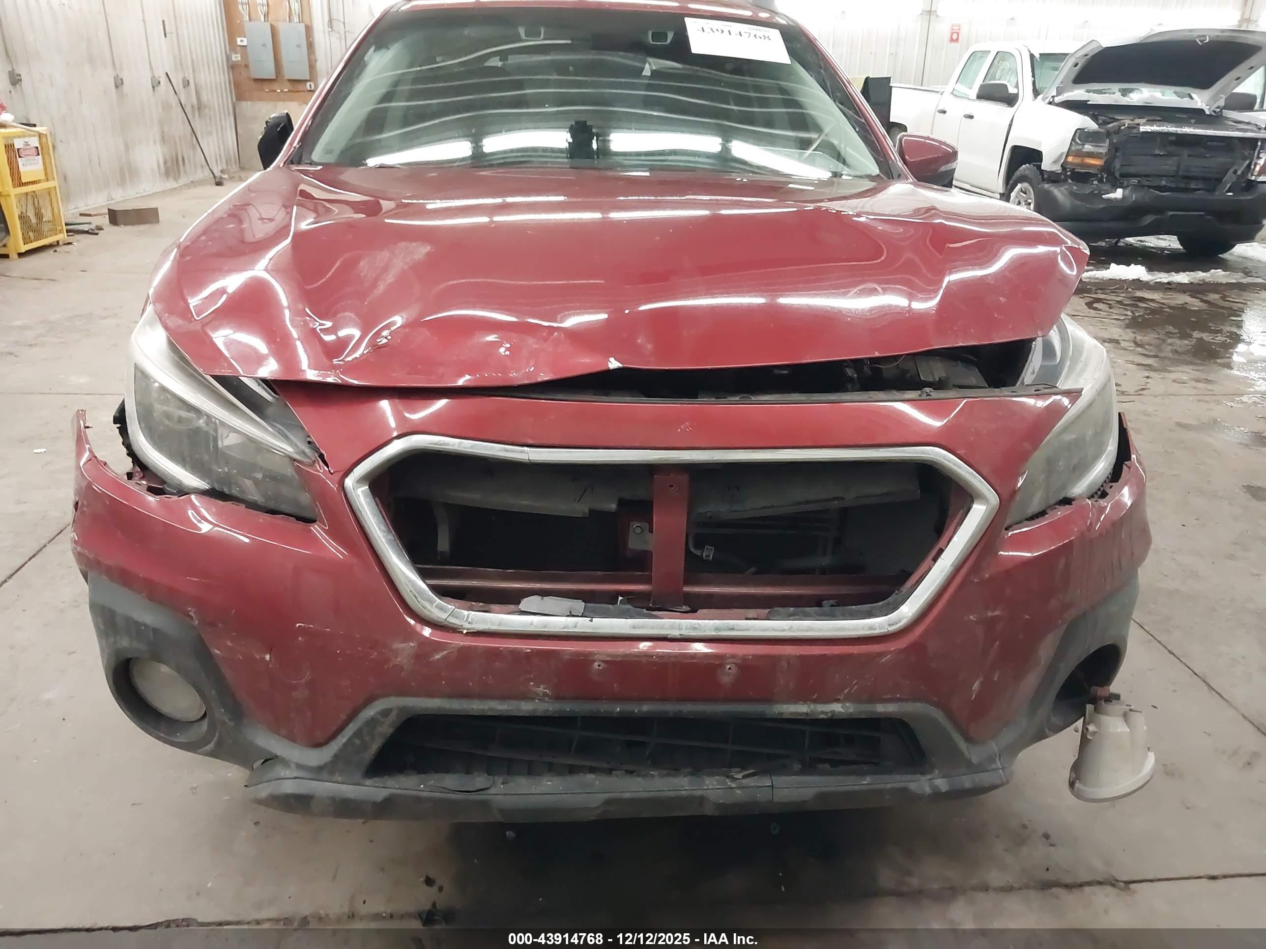 SUBARU OUTBACK image 6