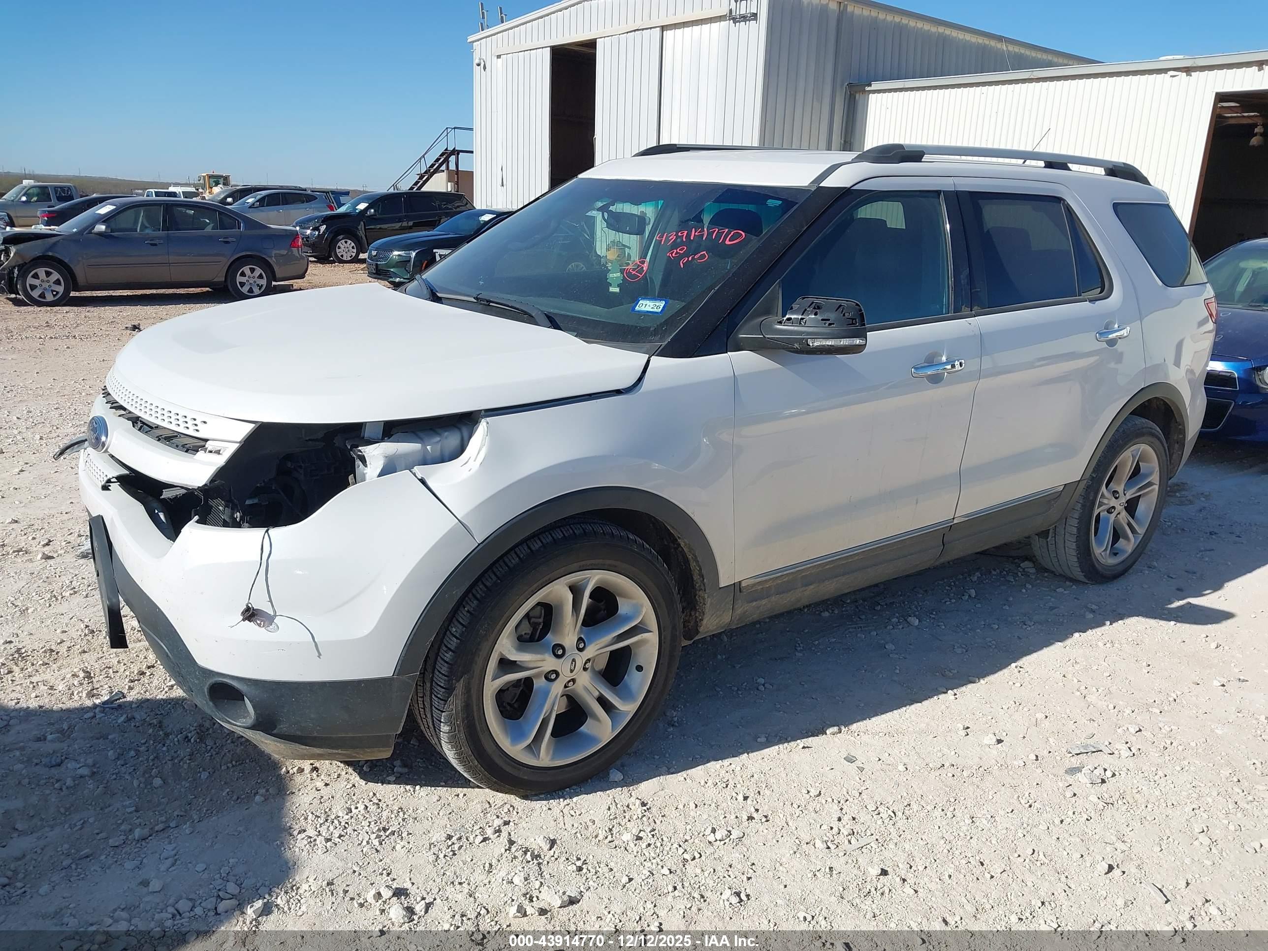 FORD EXPLORER image 2