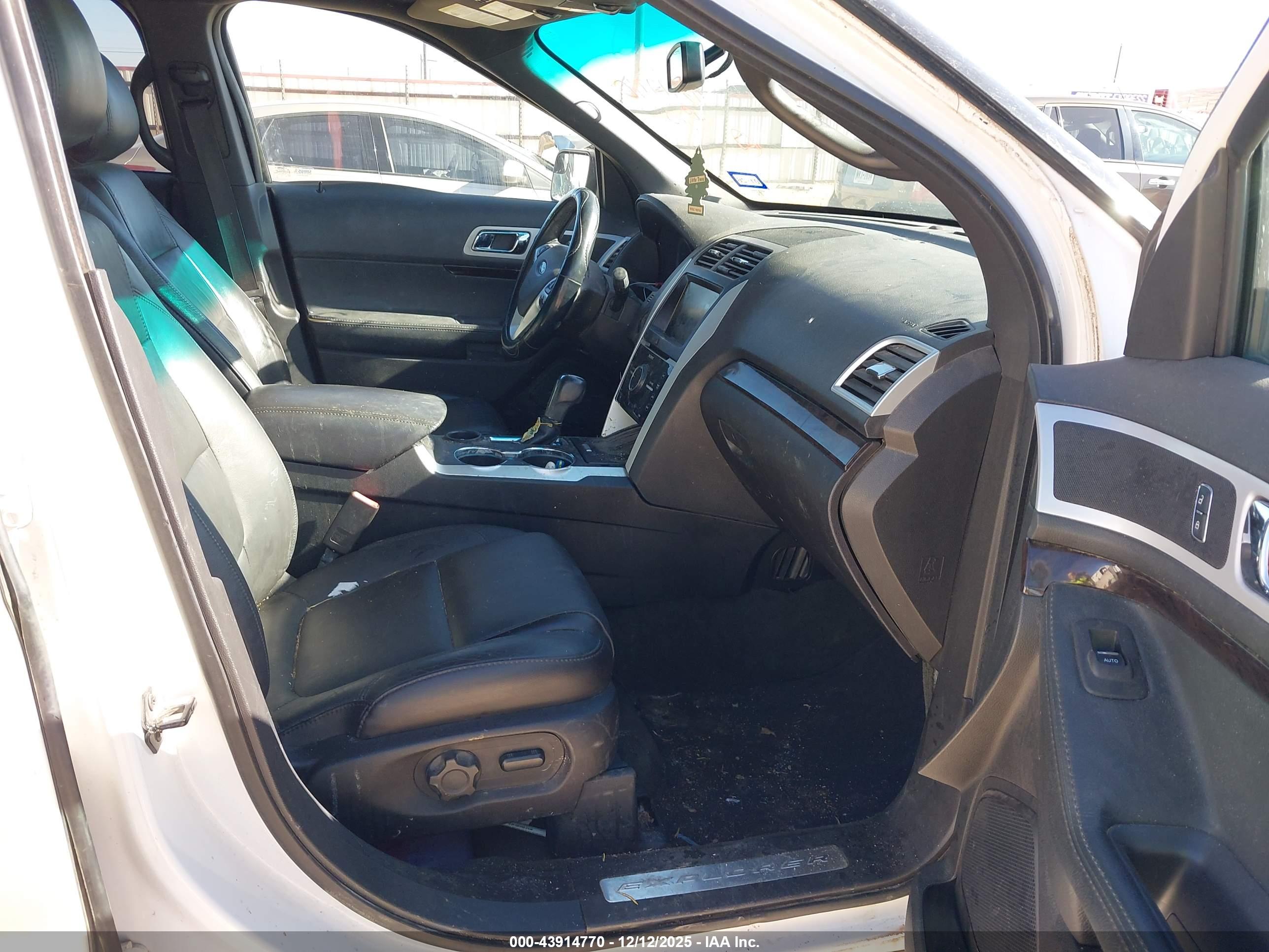 FORD EXPLORER image 5