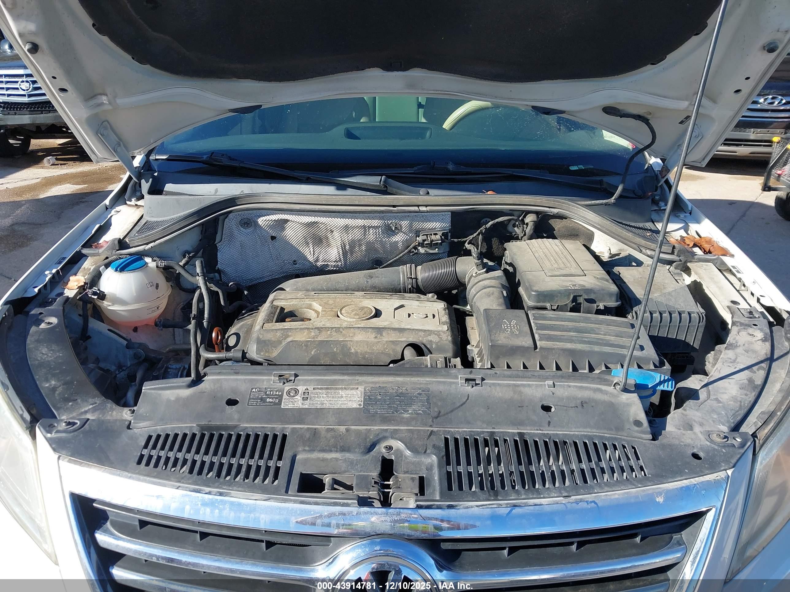 VOLKSWAGEN TIGUAN image 10