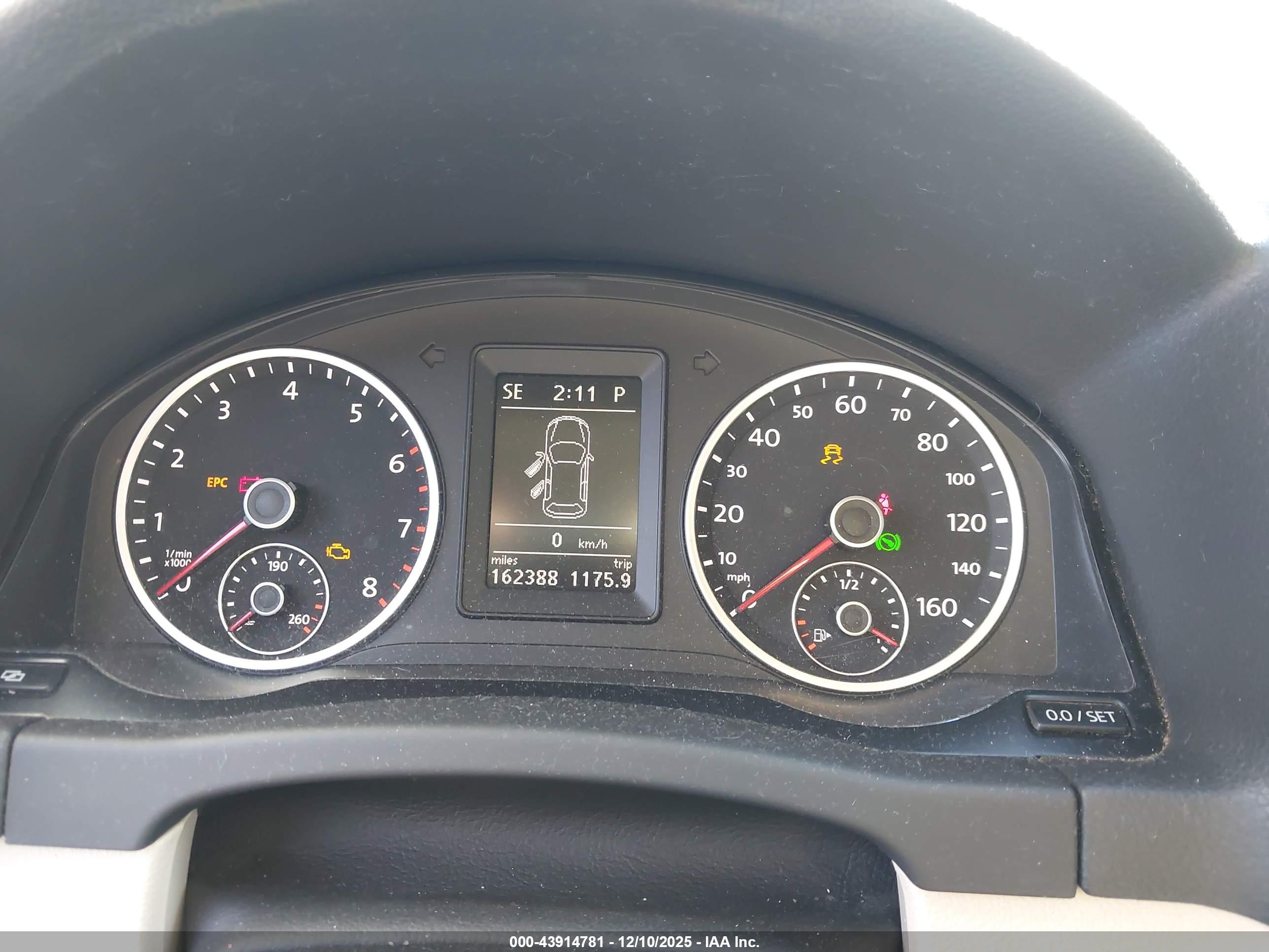 VOLKSWAGEN TIGUAN image 7