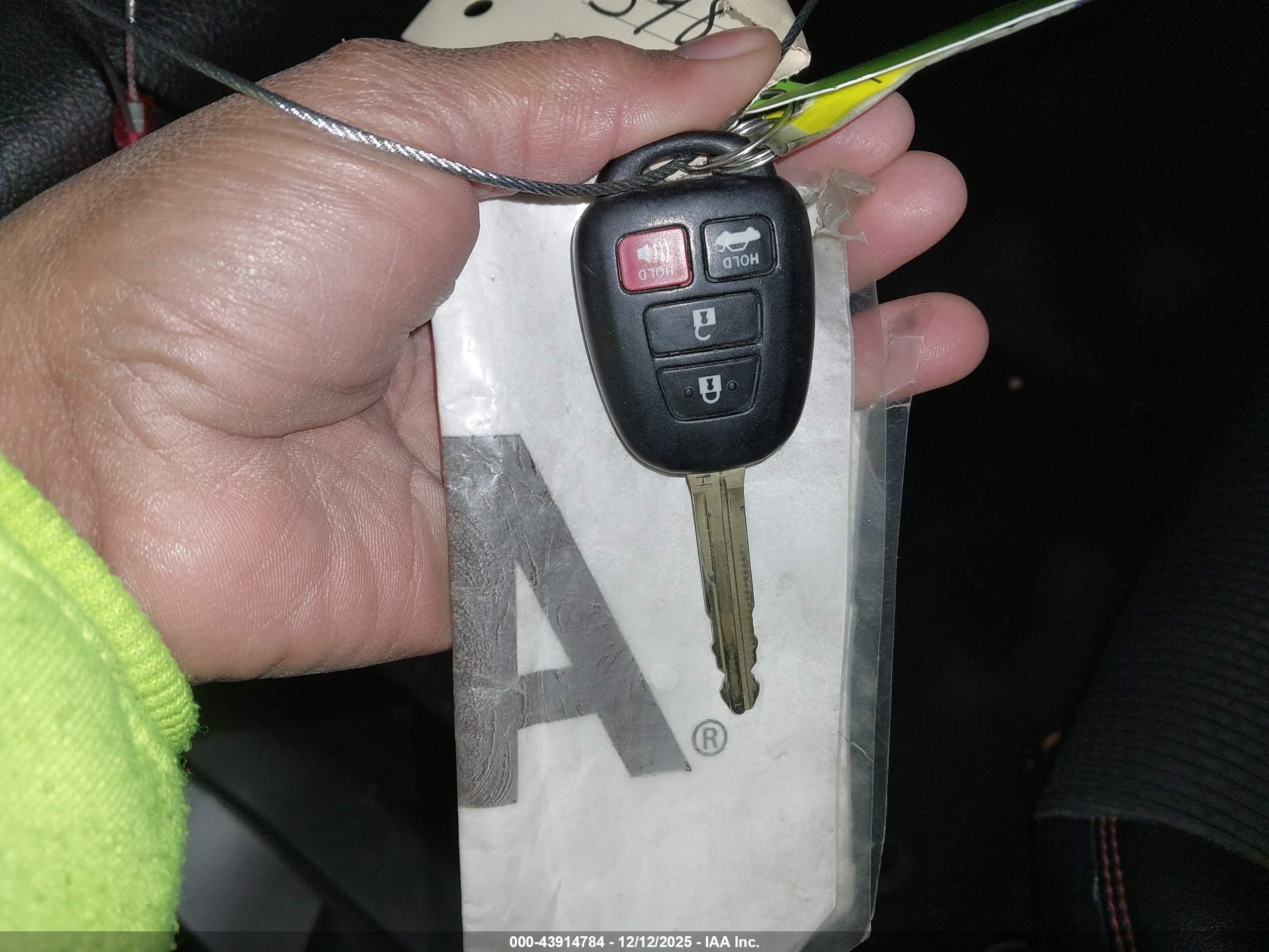 TOYOTA CAMRY image 11