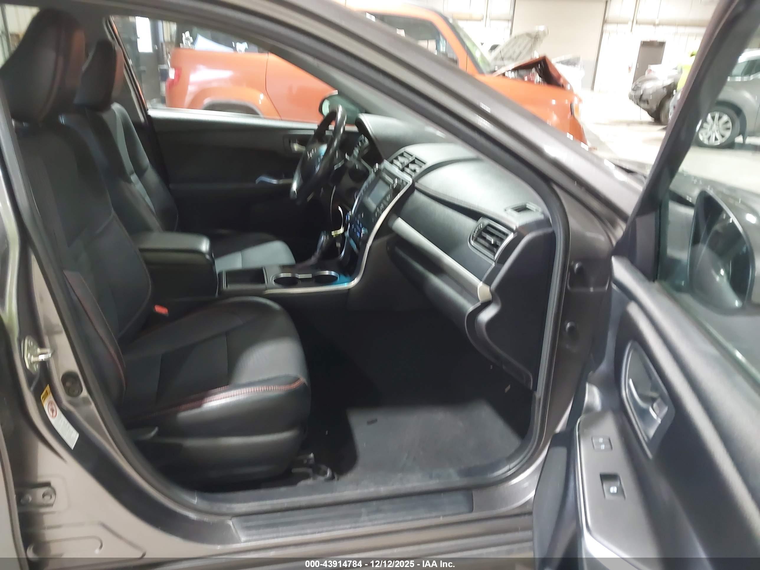 TOYOTA CAMRY image 5
