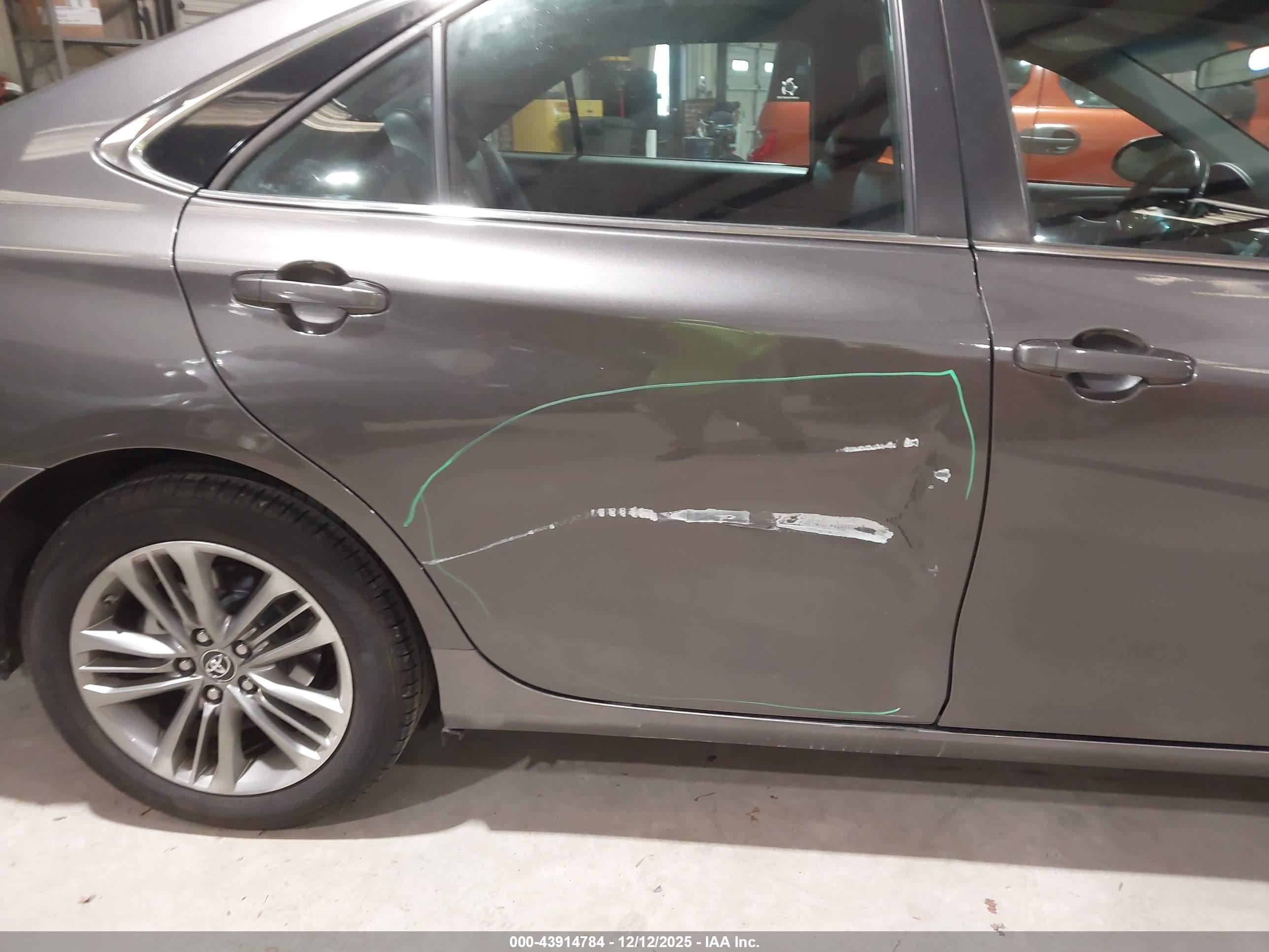 TOYOTA CAMRY image 6