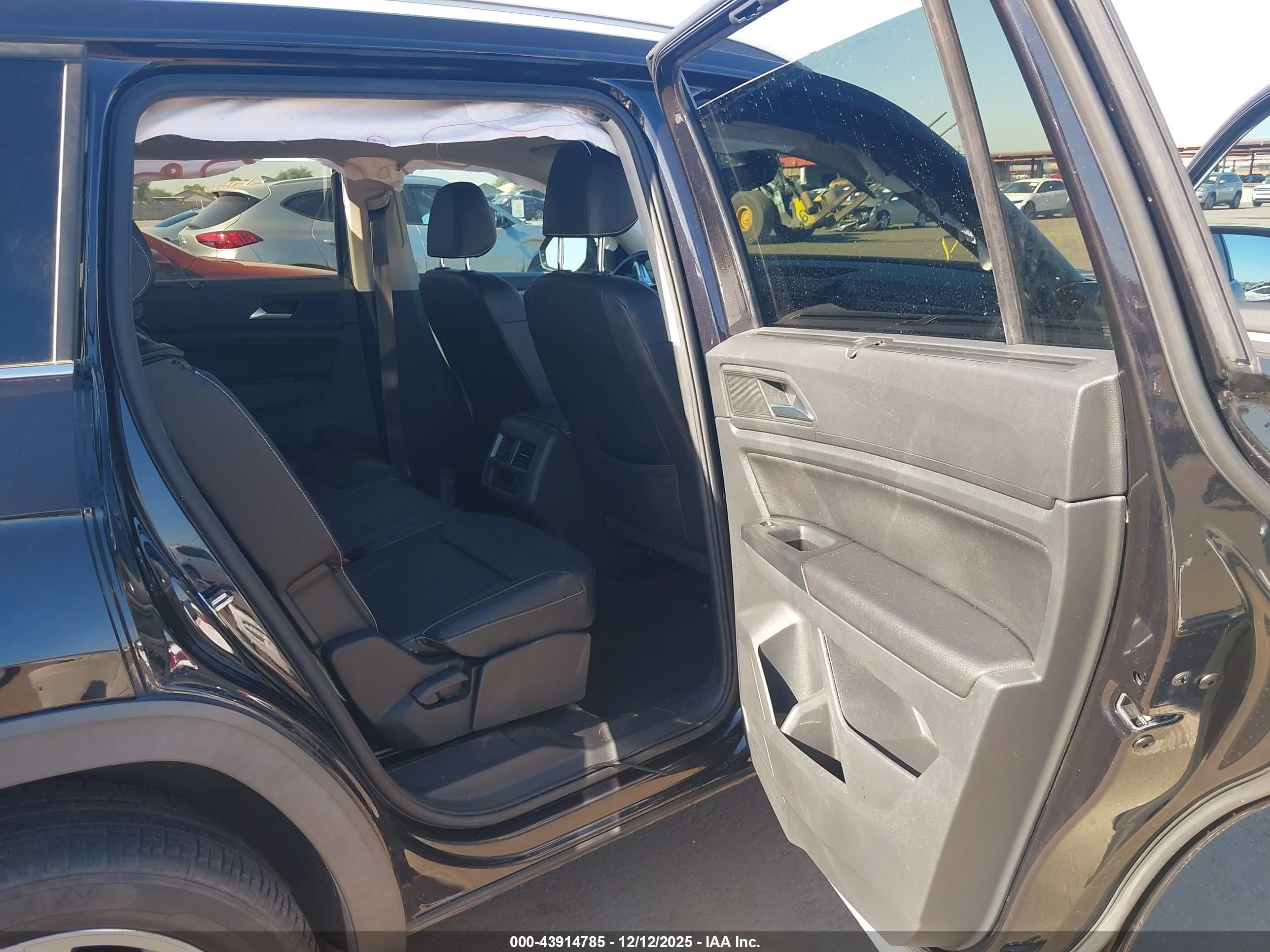 VOLKSWAGEN ATLAS image 8