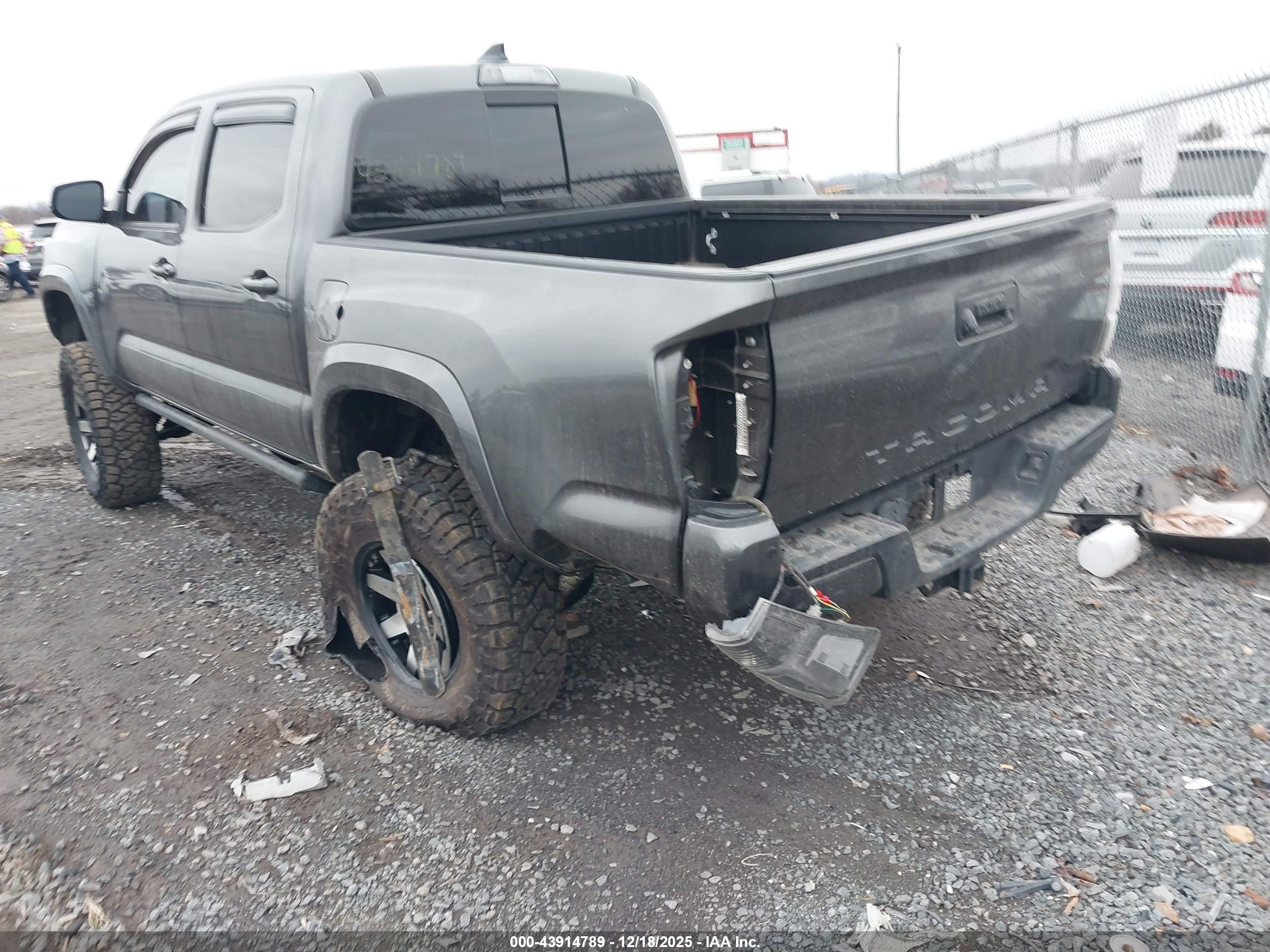 TOYOTA TACOMA image 6
