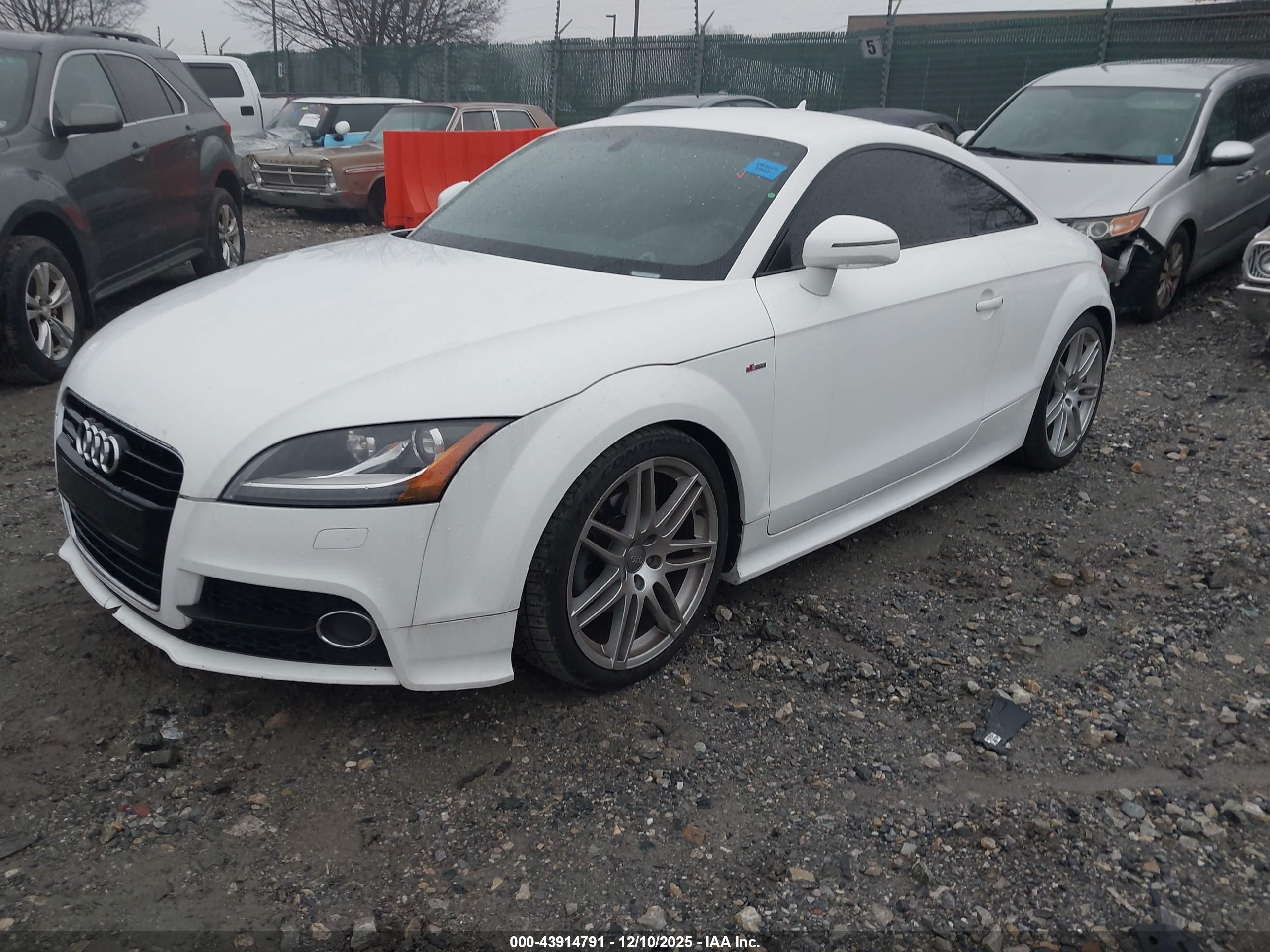 AUDI TT image 2