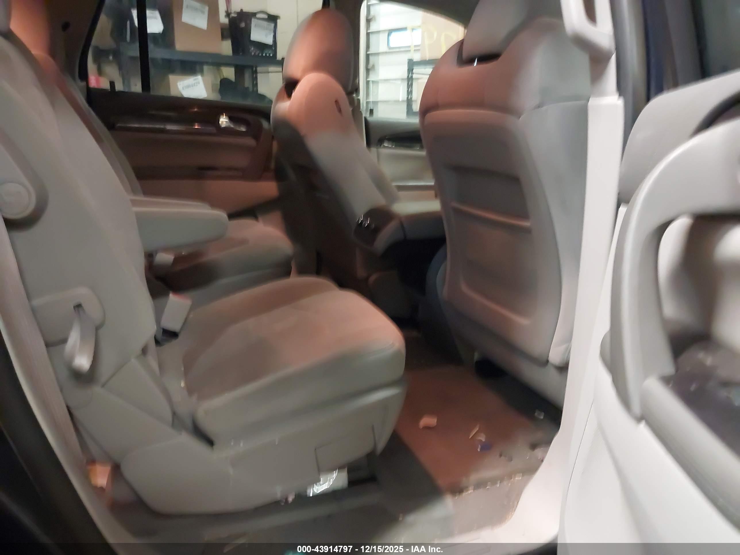 BUICK ENCLAVE image 8
