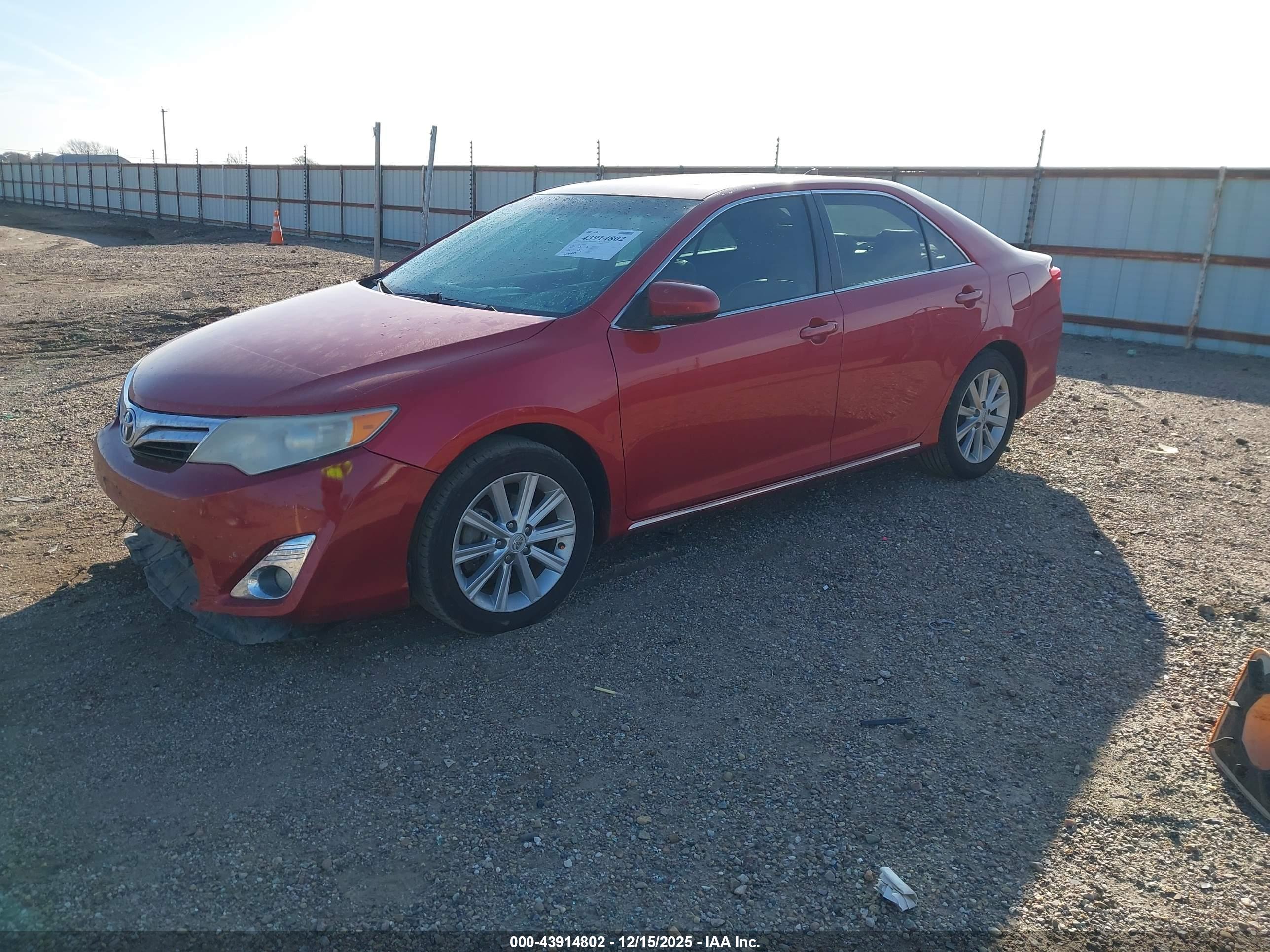 TOYOTA CAMRY image 2