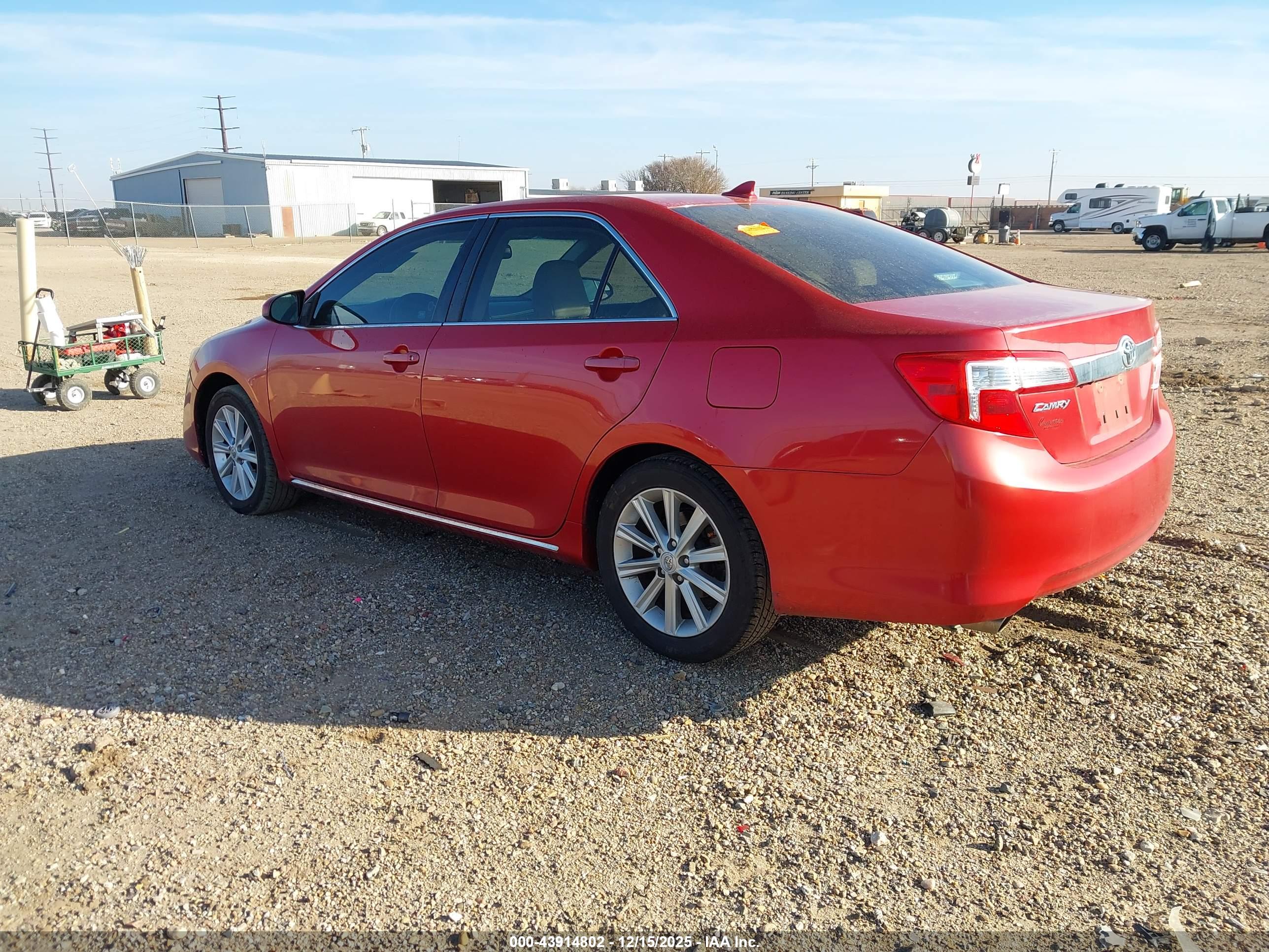 TOYOTA CAMRY image 3