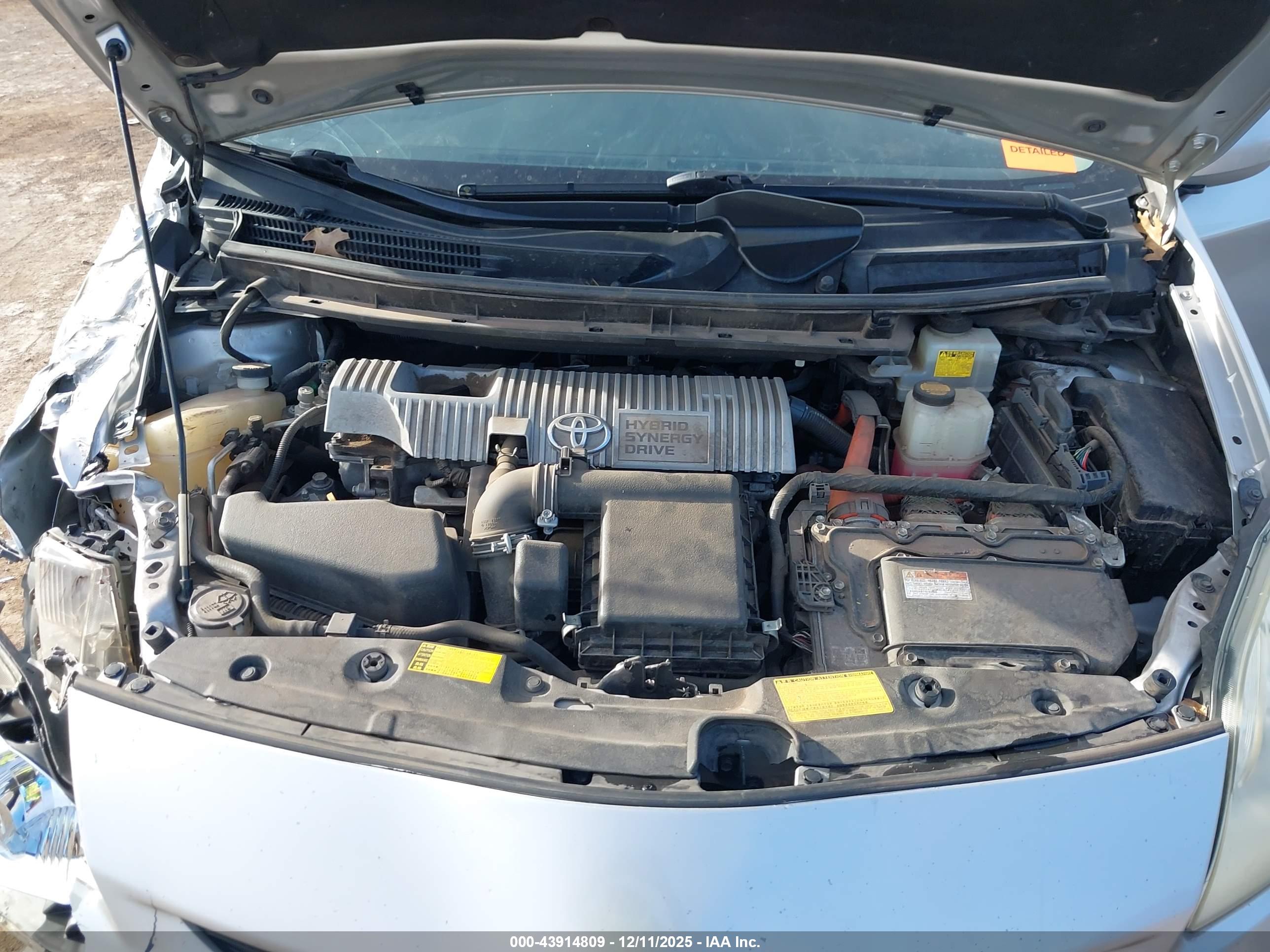 TOYOTA PRIUS image 10