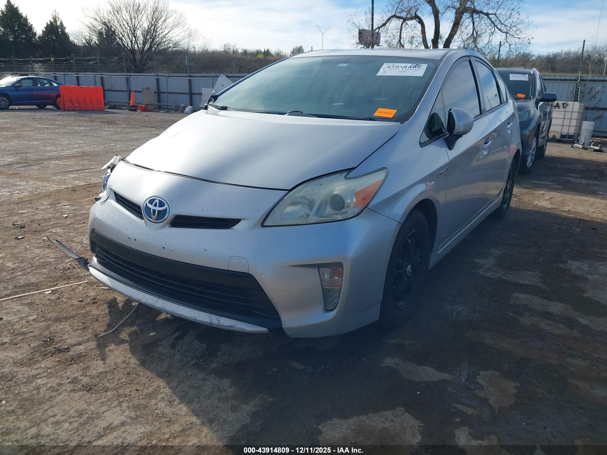 TOYOTA PRIUS image 2