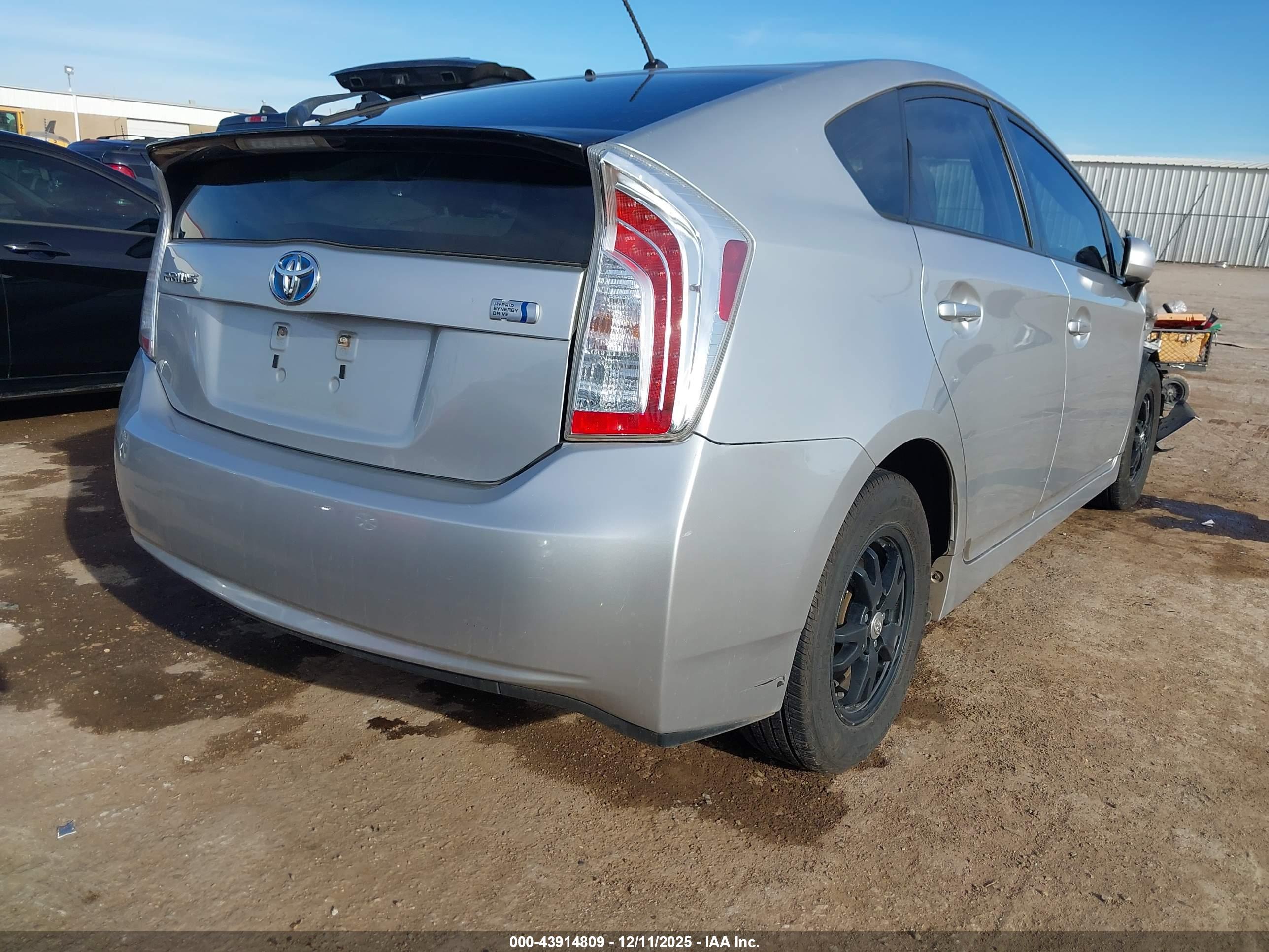 TOYOTA PRIUS image 4
