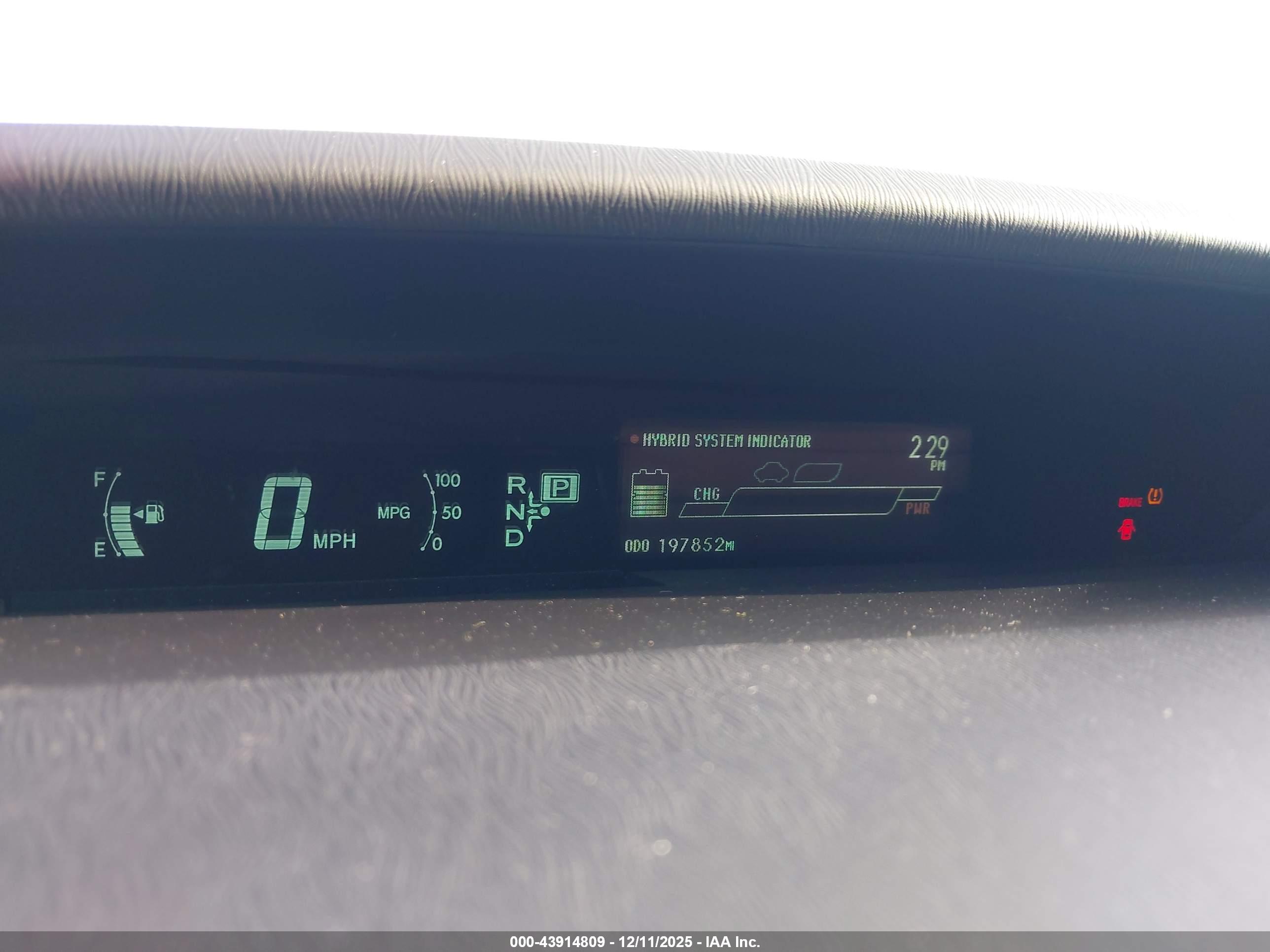 TOYOTA PRIUS image 7