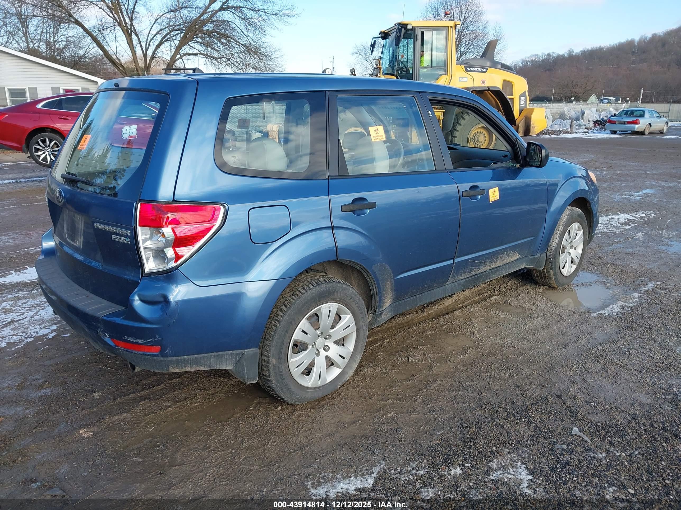 SUBARU FORESTER image 4