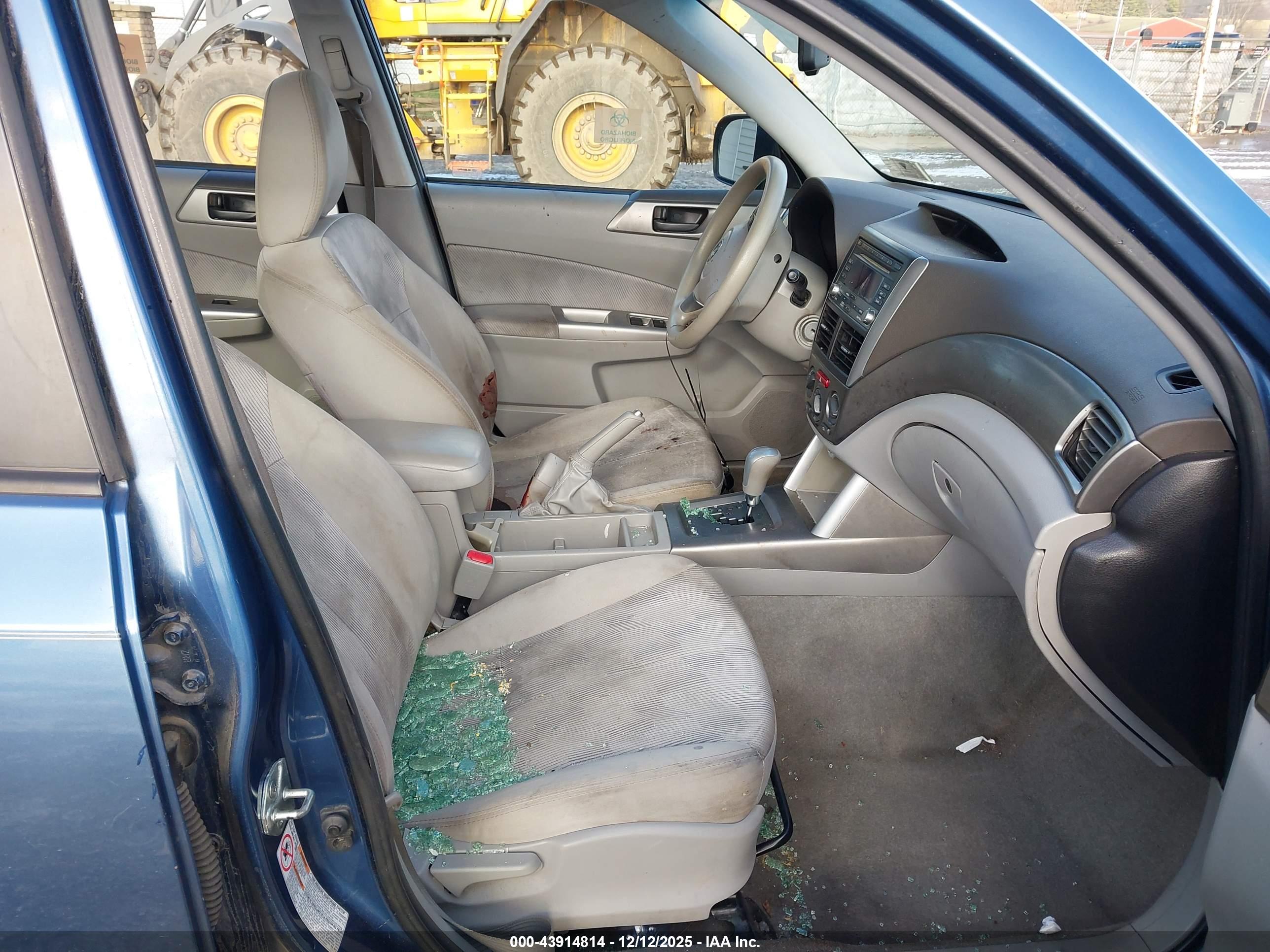 SUBARU FORESTER image 5