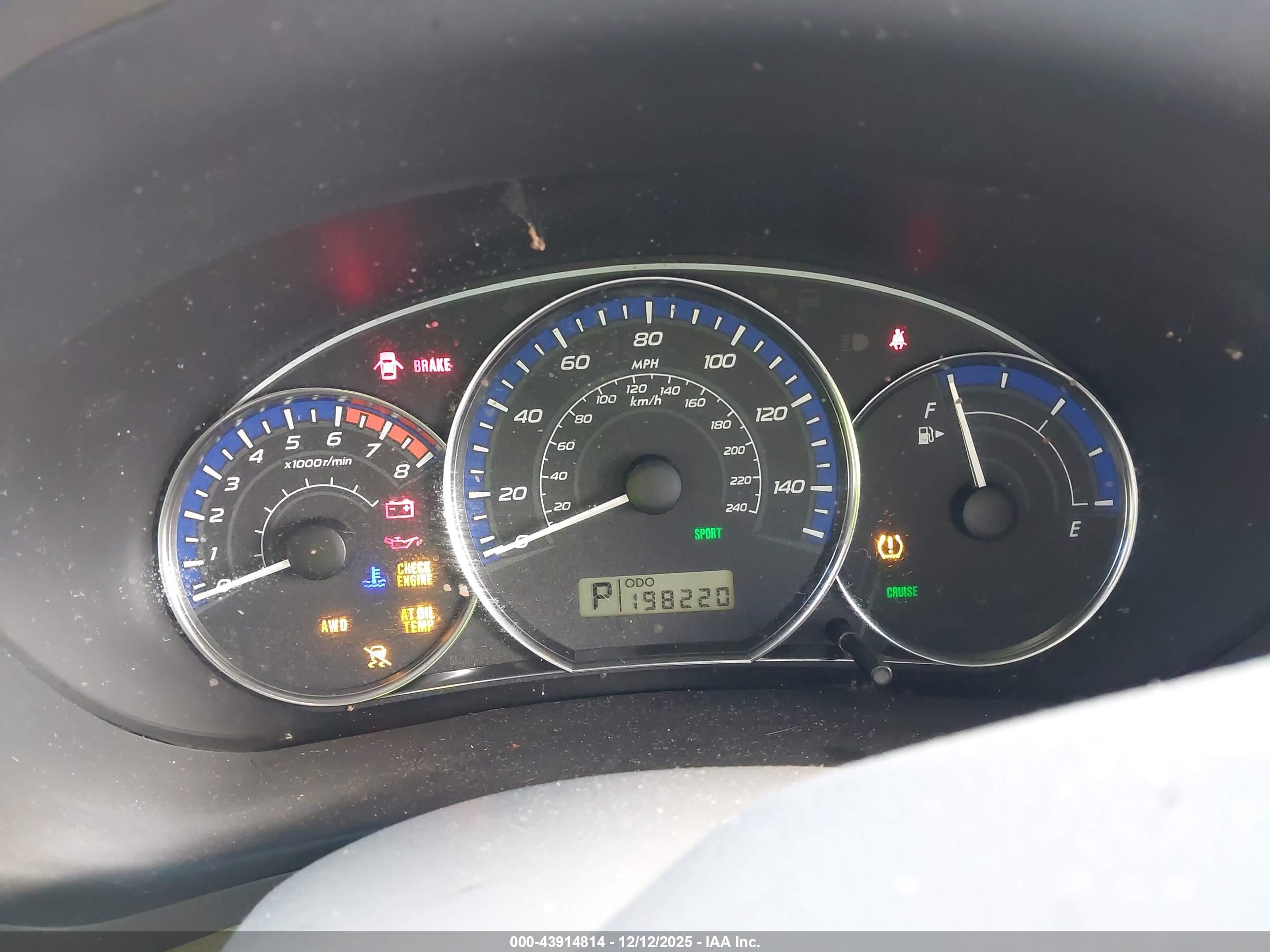 SUBARU FORESTER image 7