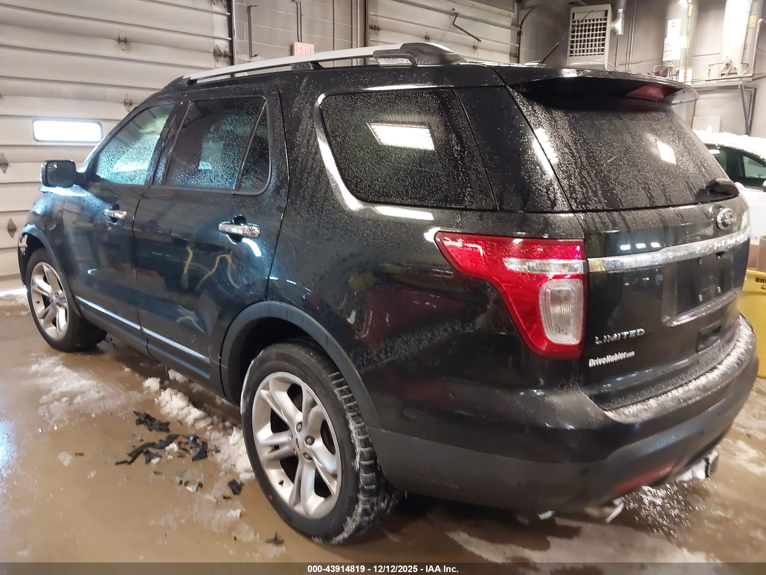 FORD EXPLORER image 3