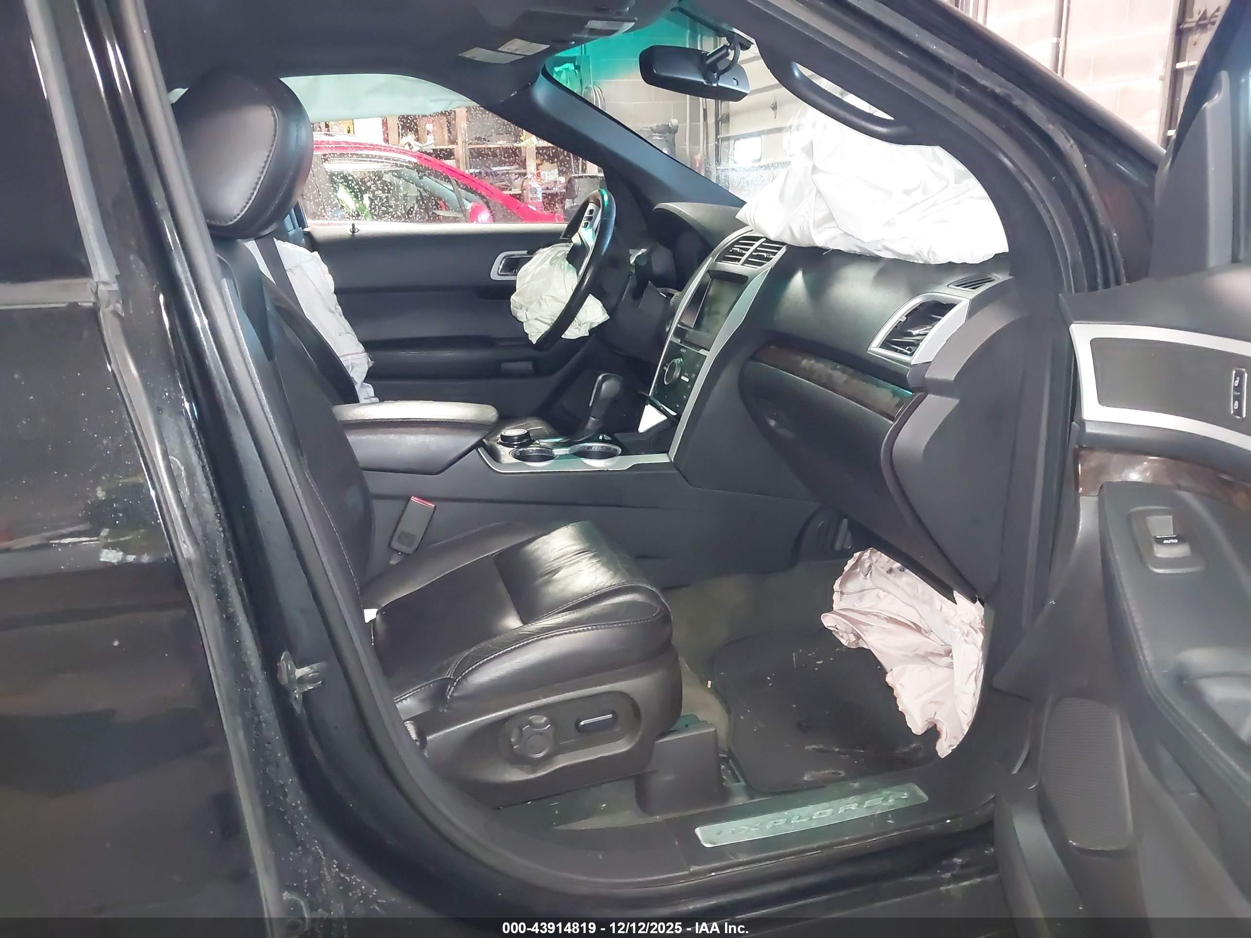 FORD EXPLORER image 5