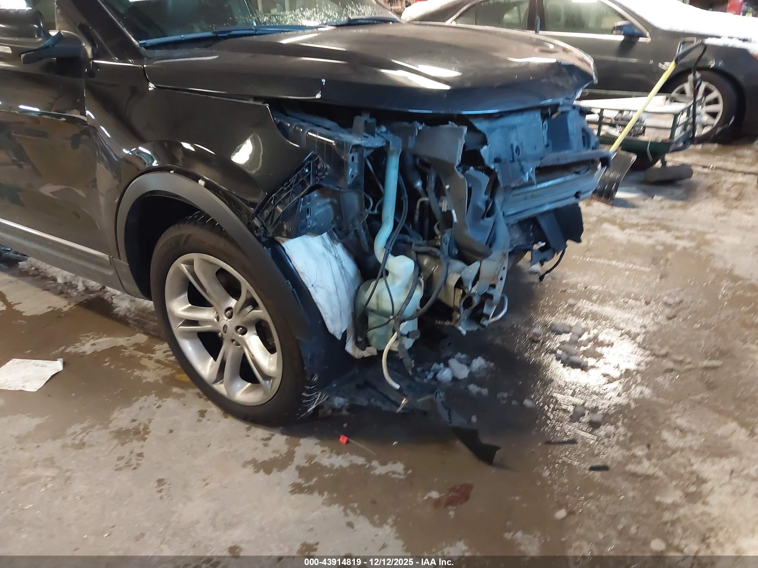 FORD EXPLORER image 6