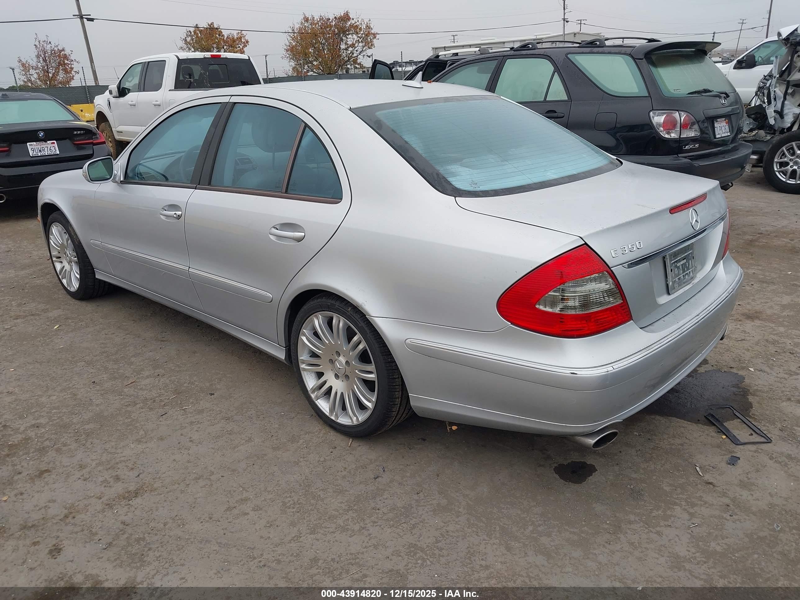 MERCEDES-BENZ E image 3