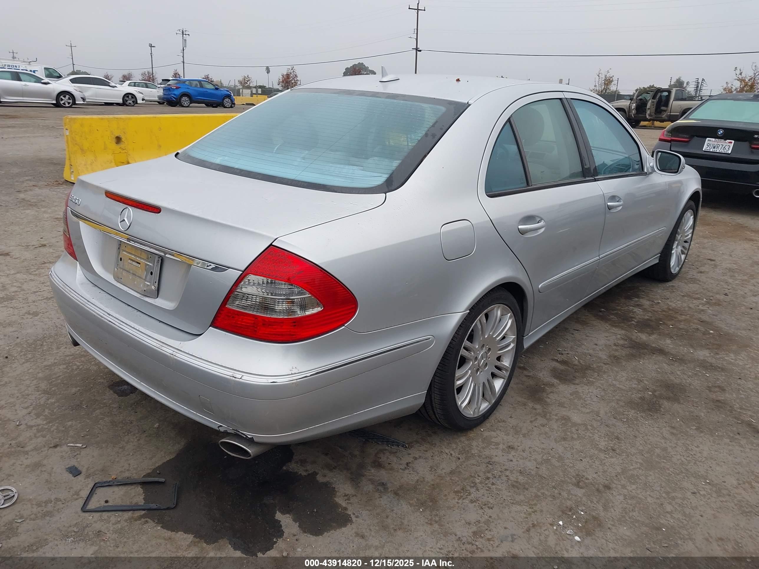 MERCEDES-BENZ E image 4