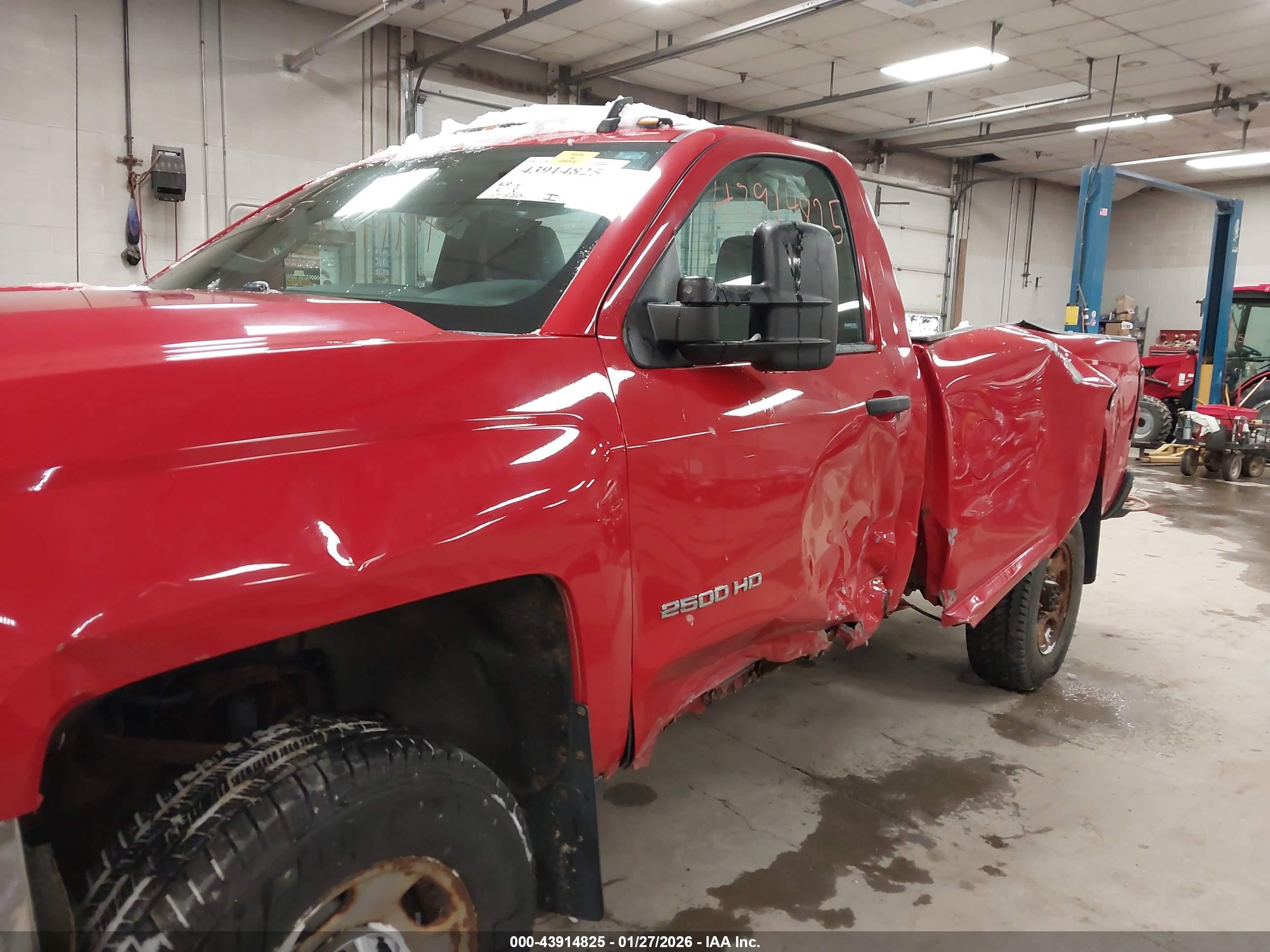 CHEVROLET SILVERADO image 6