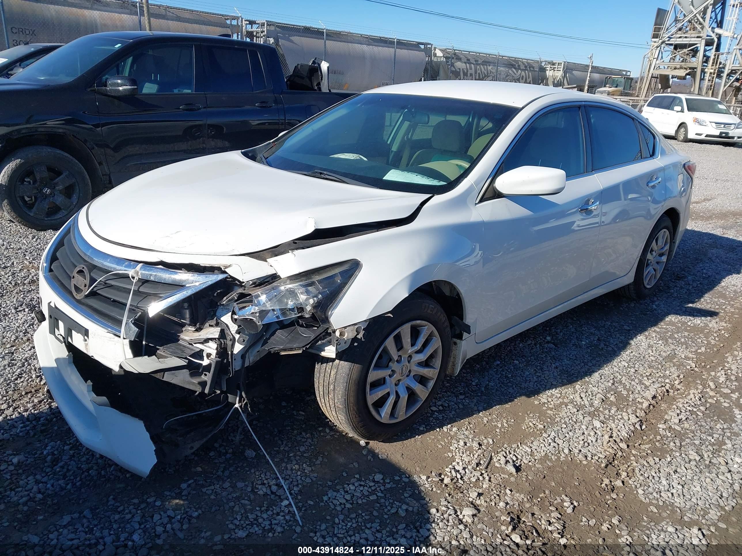 NISSAN ALTIMA image 2