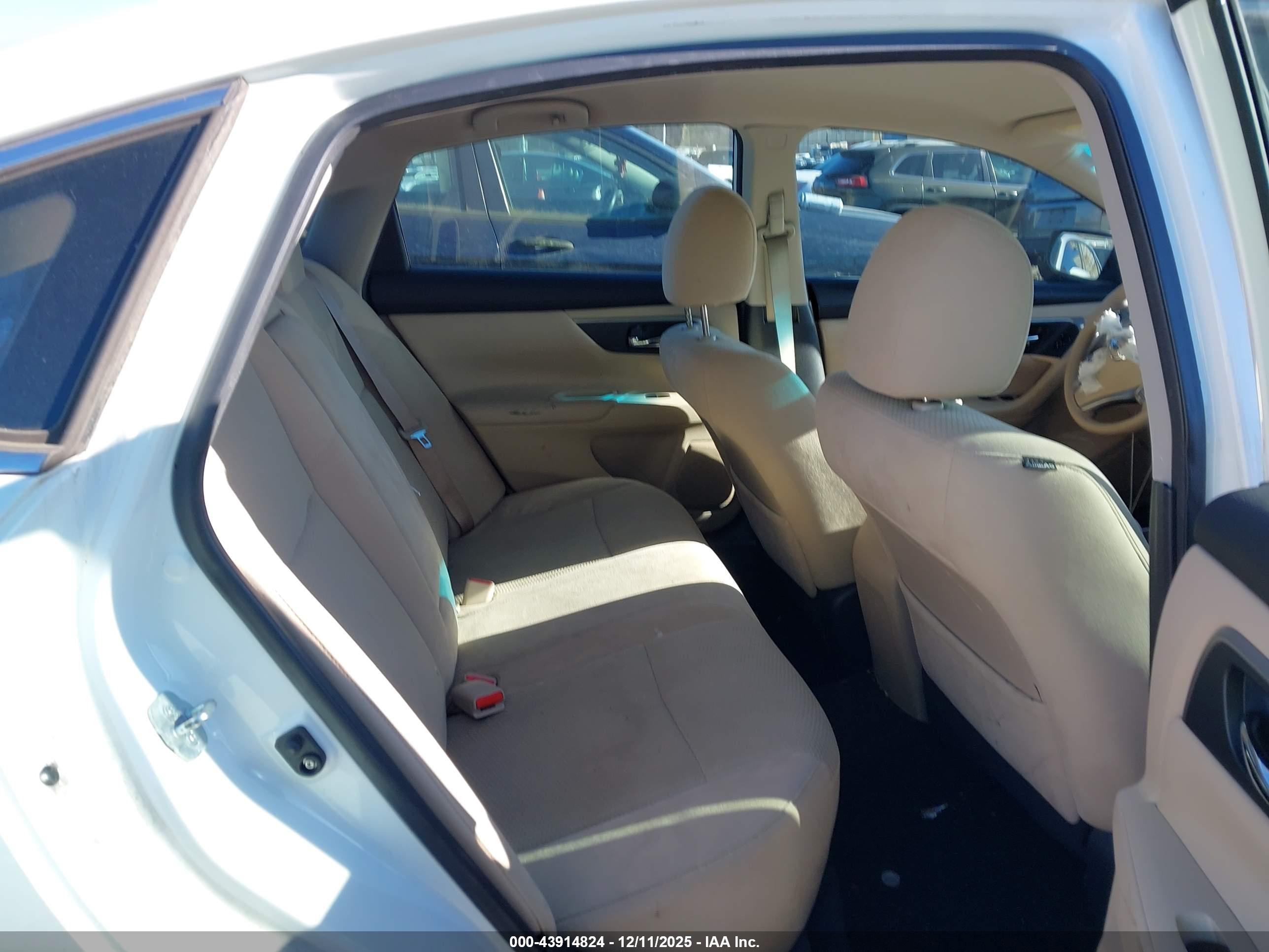 NISSAN ALTIMA image 8
