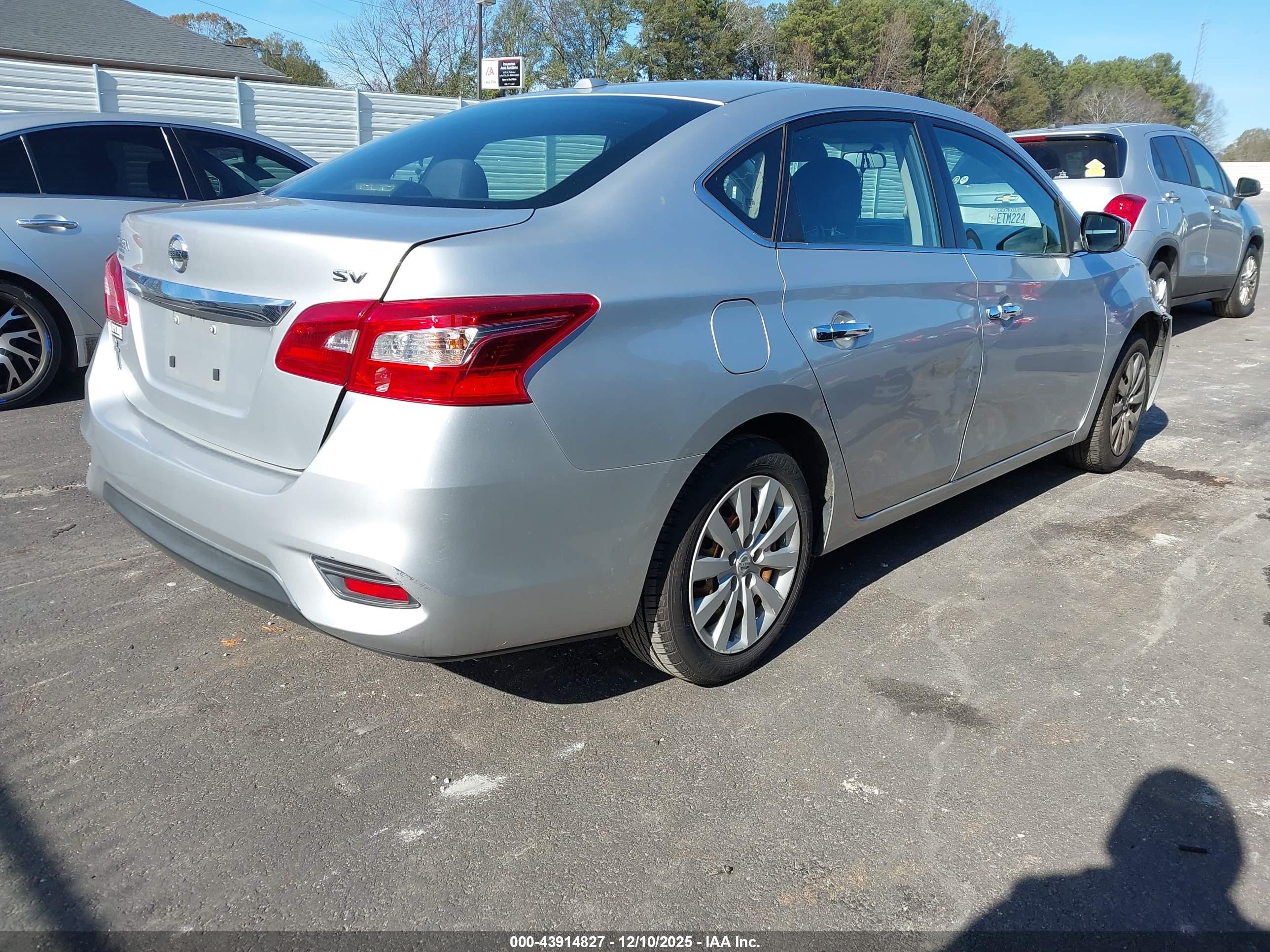 NISSAN SENTRA image 4