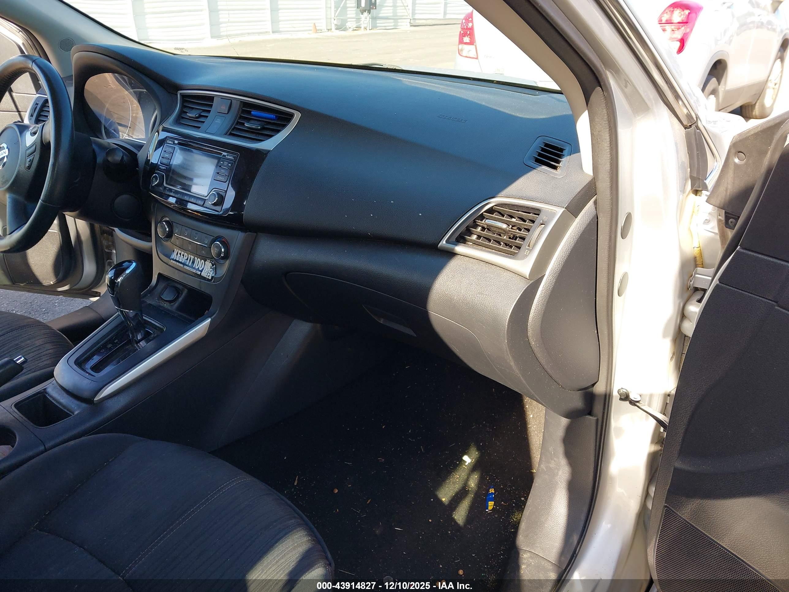 NISSAN SENTRA image 5