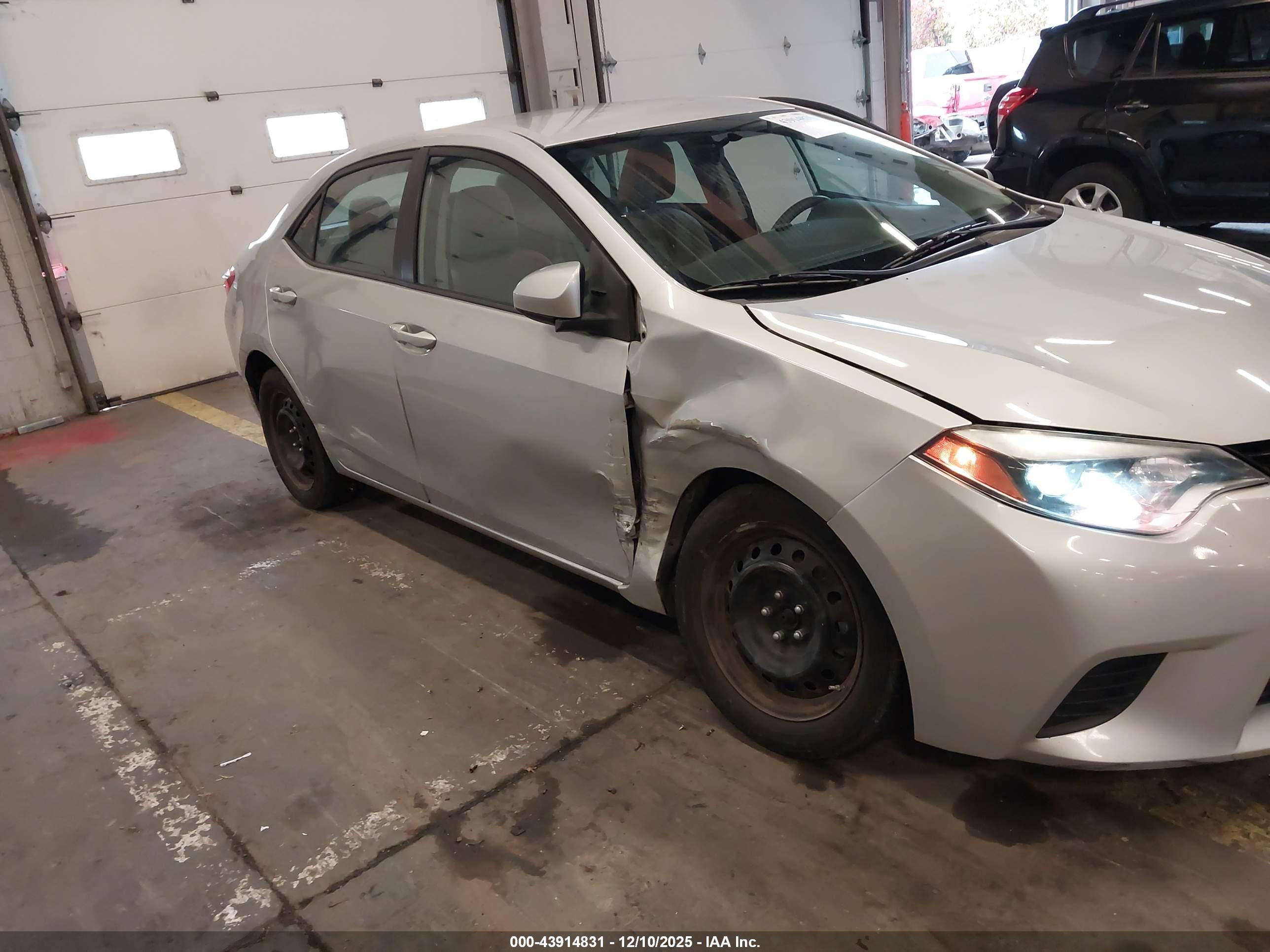 TOYOTA COROLLA image 6