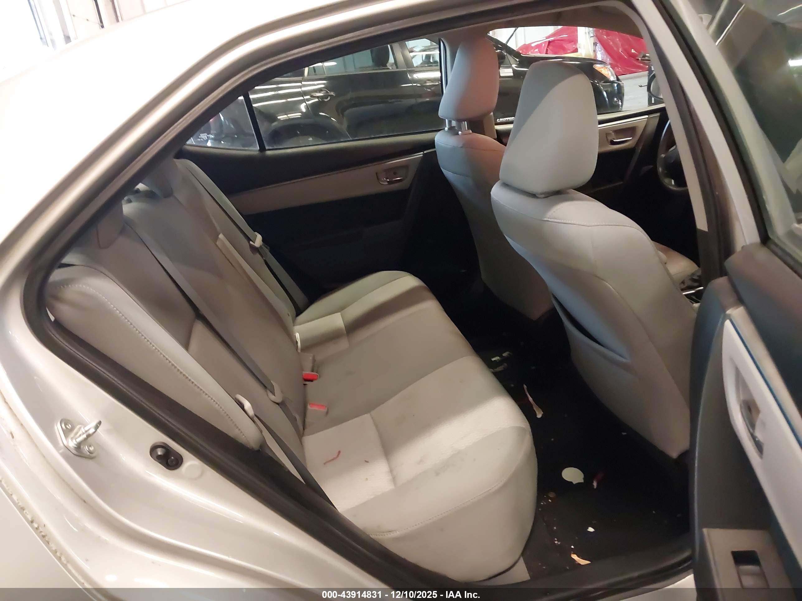 TOYOTA COROLLA image 8