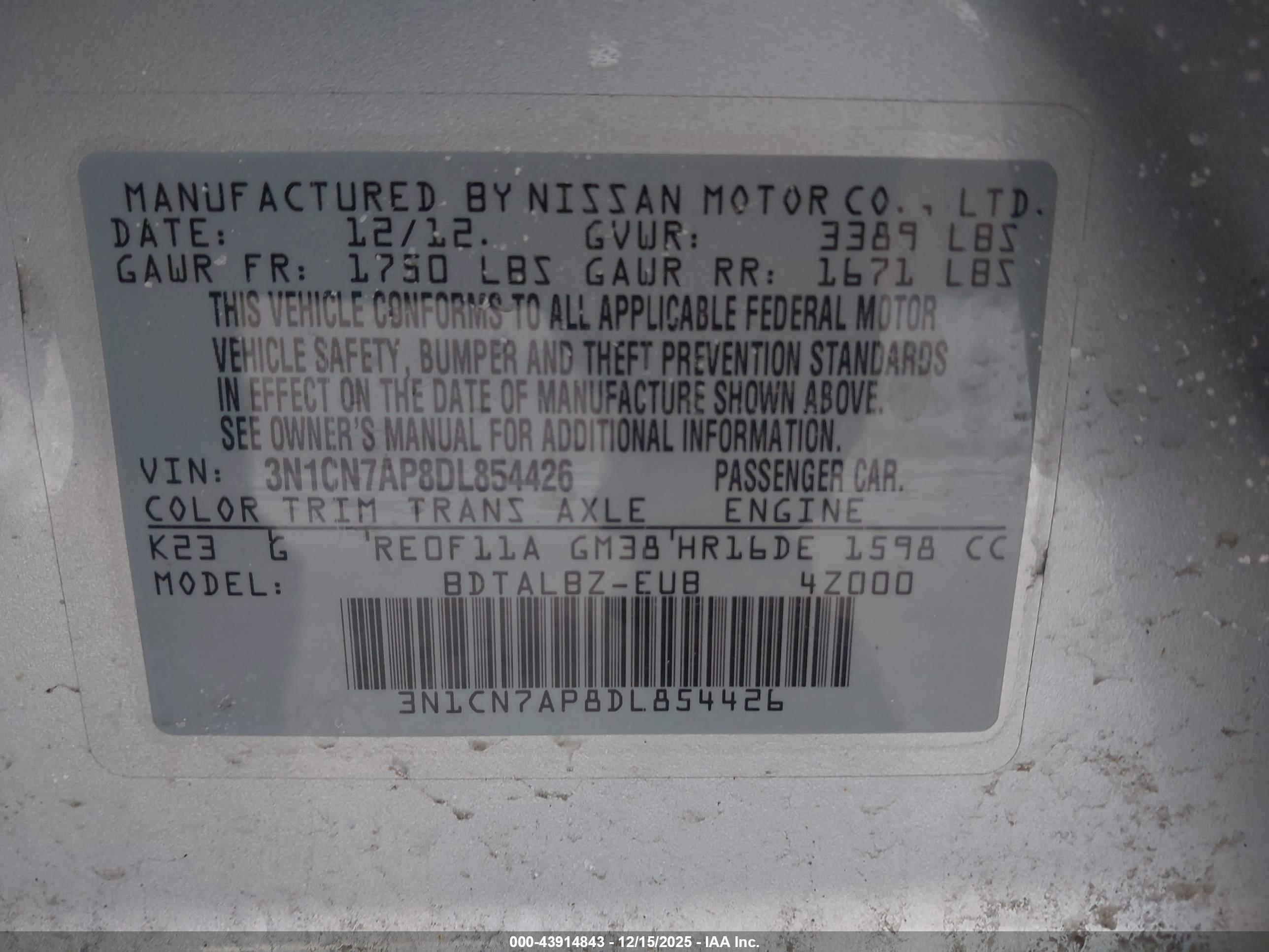 NISSAN VERSA image 9