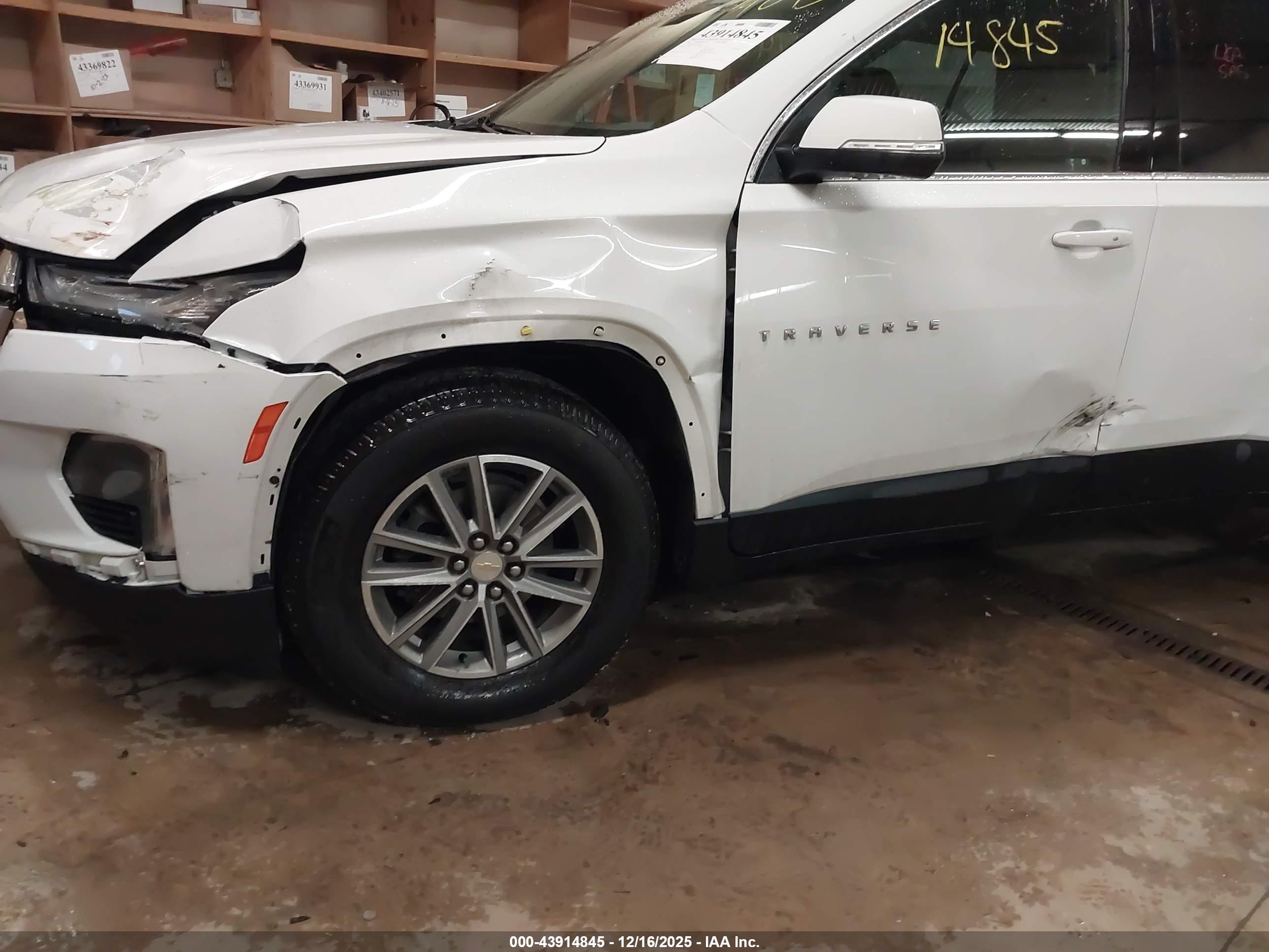 CHEVROLET TRAVERSE image 6