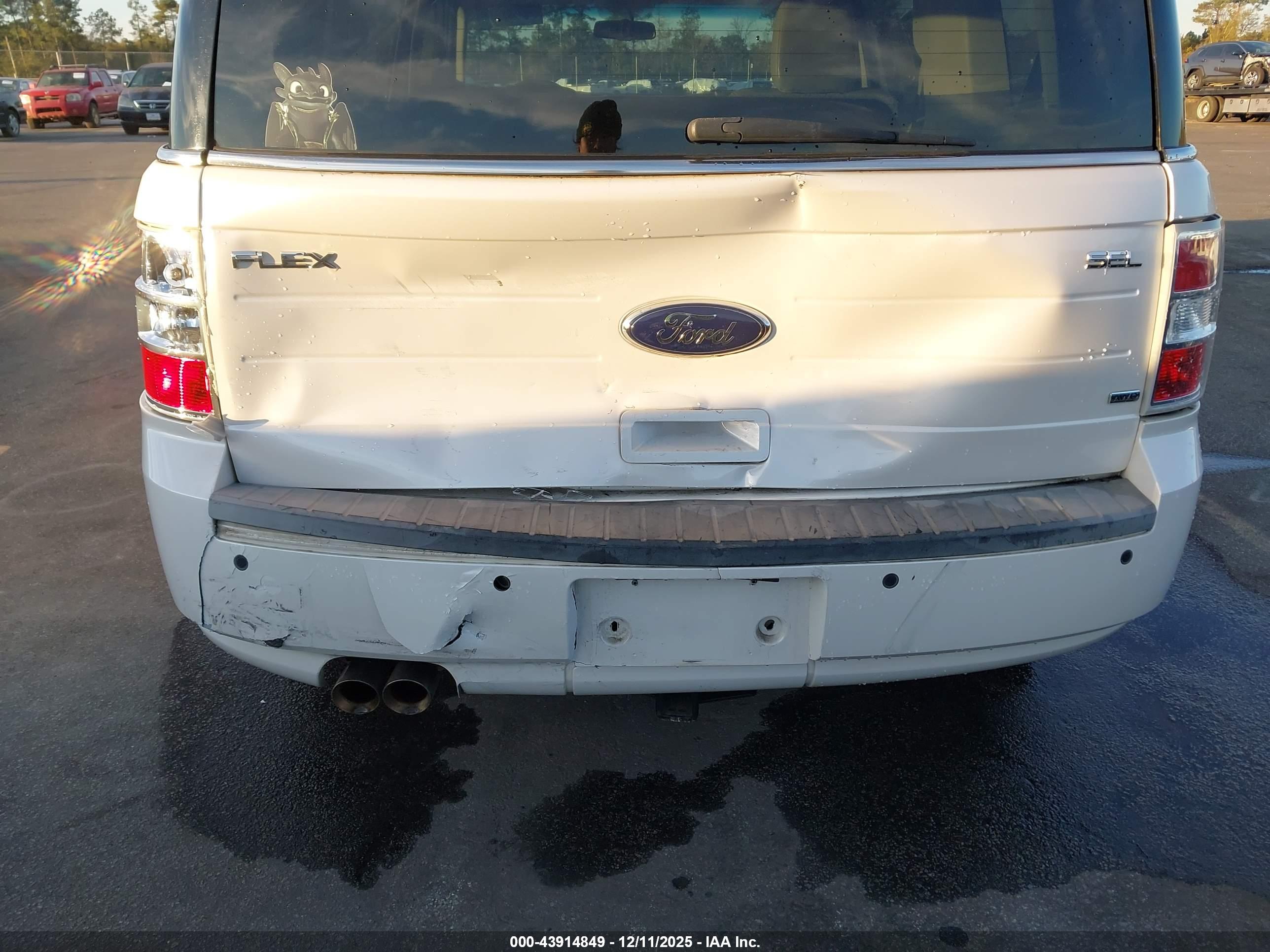 FORD FLEX image 6
