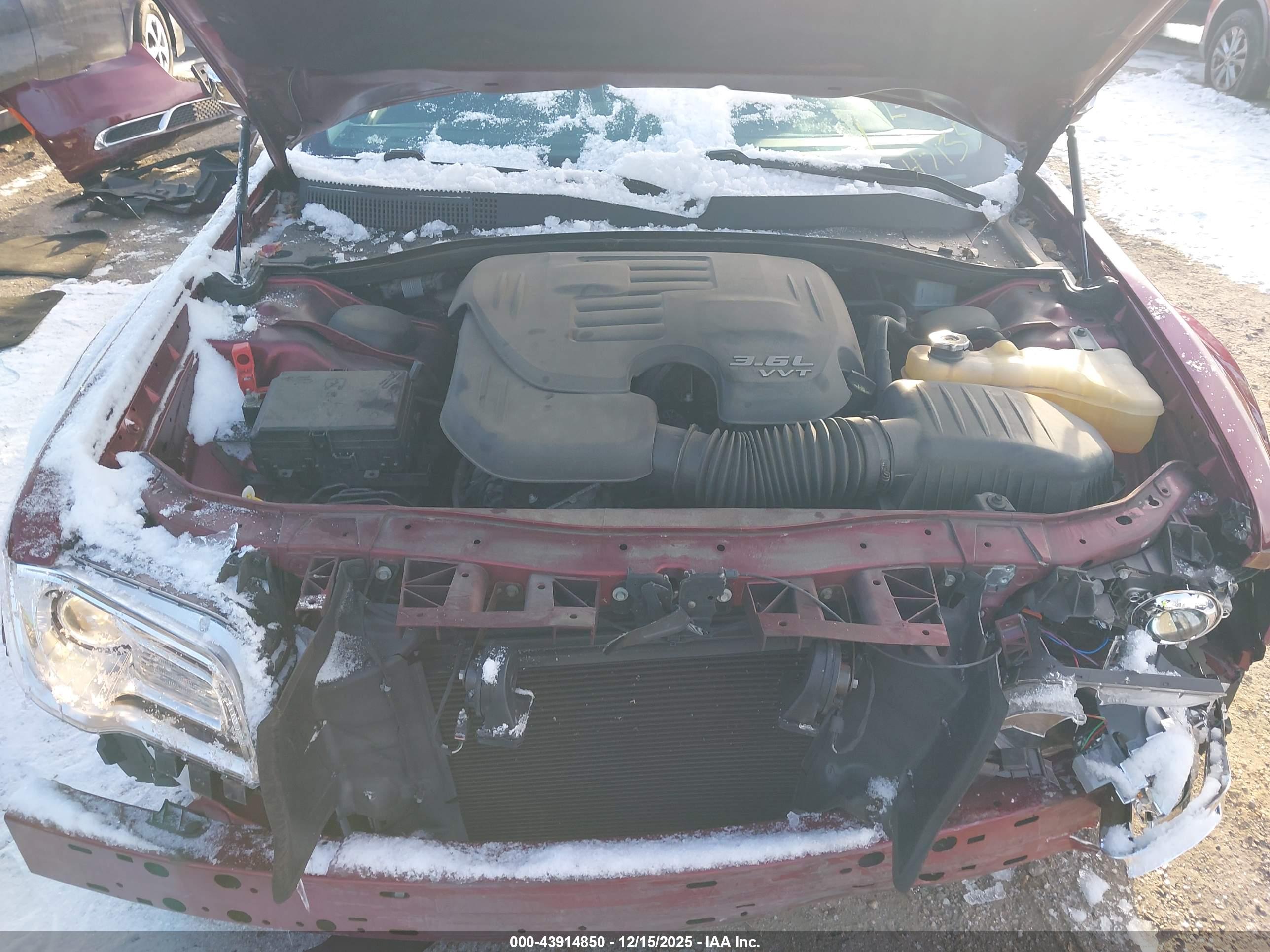 CHRYSLER 300 image 10
