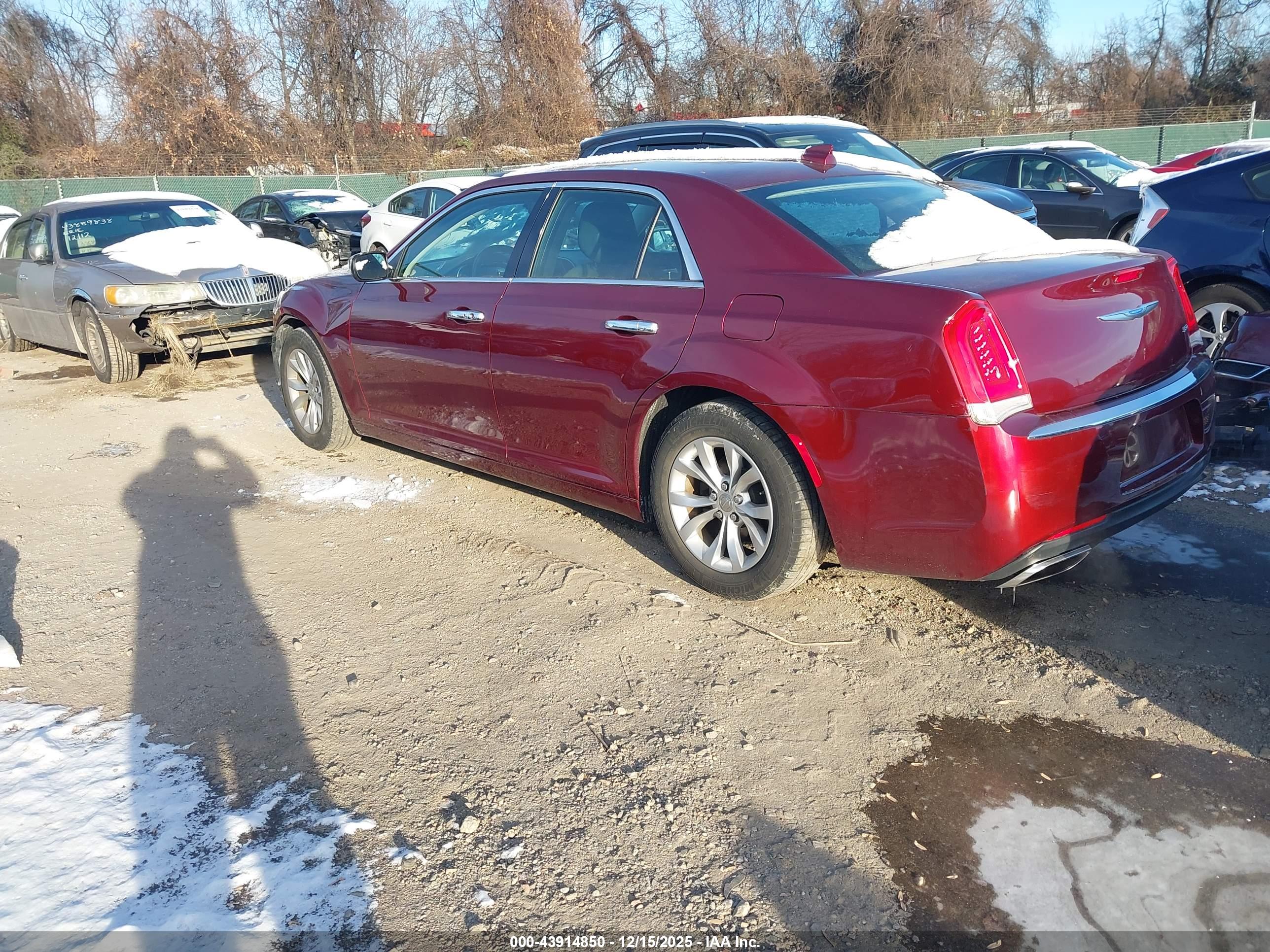CHRYSLER 300 image 3