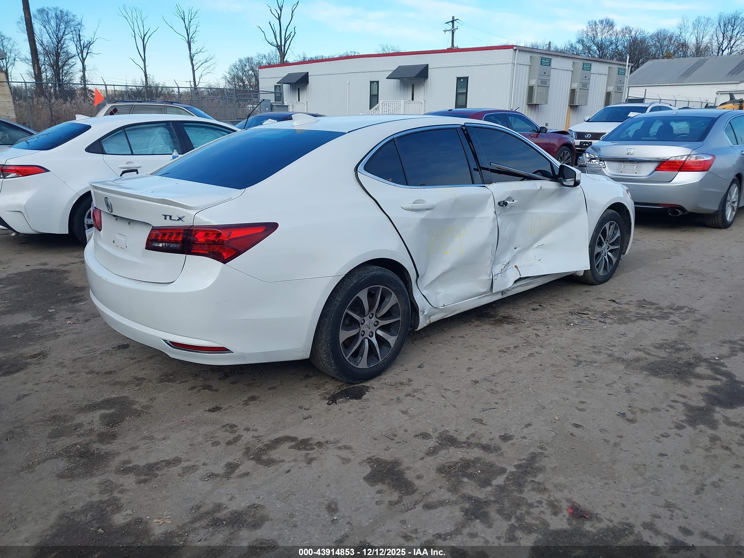ACURA TLX image 4