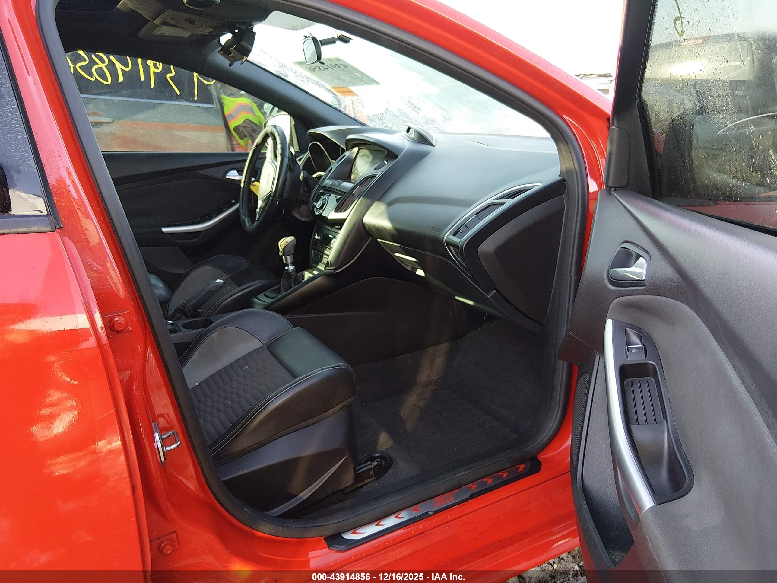 FORD FOCUS image 5
