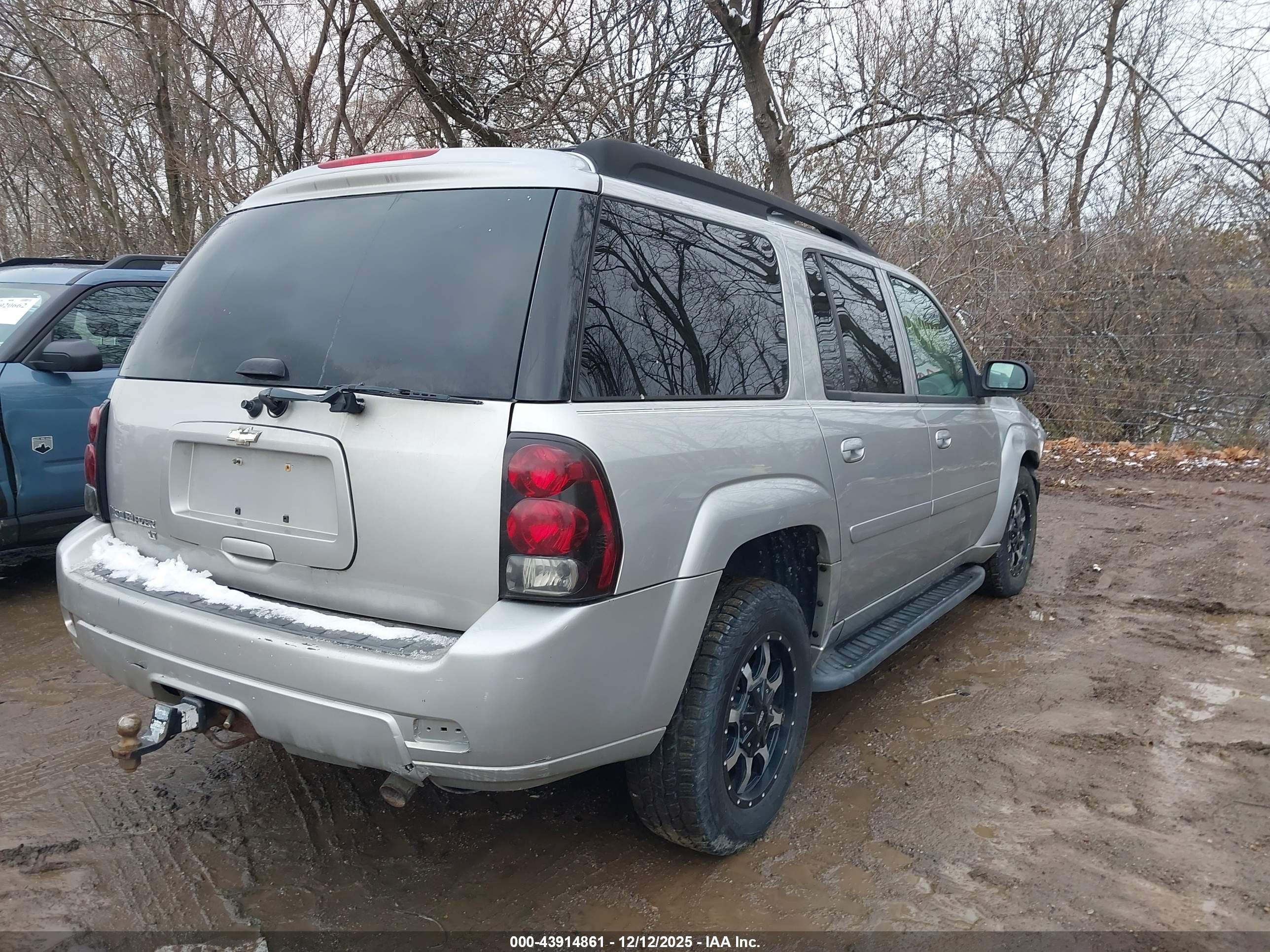 CHEVROLET TRAILBLAZER image 4