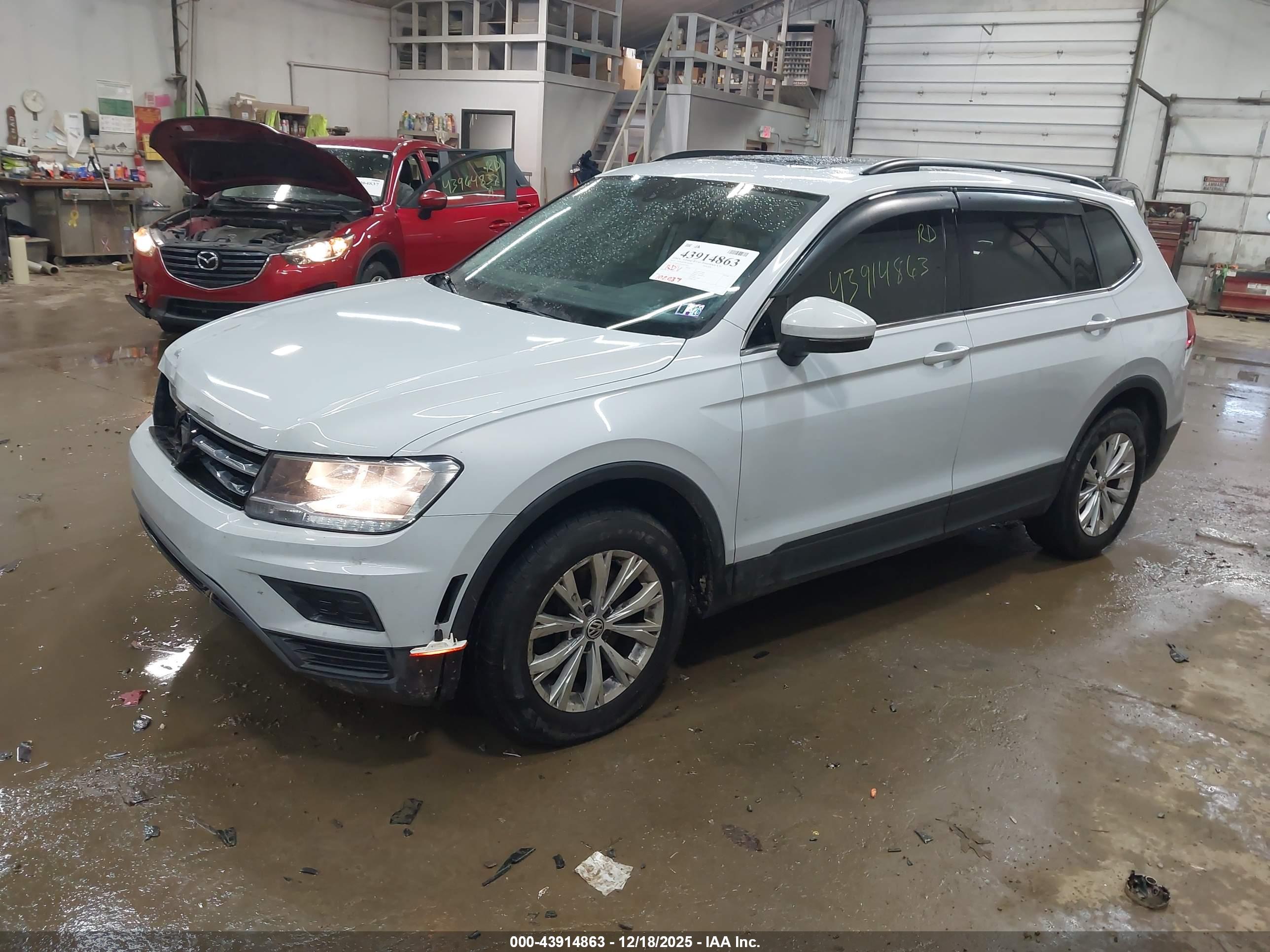 VOLKSWAGEN TIGUAN image 2