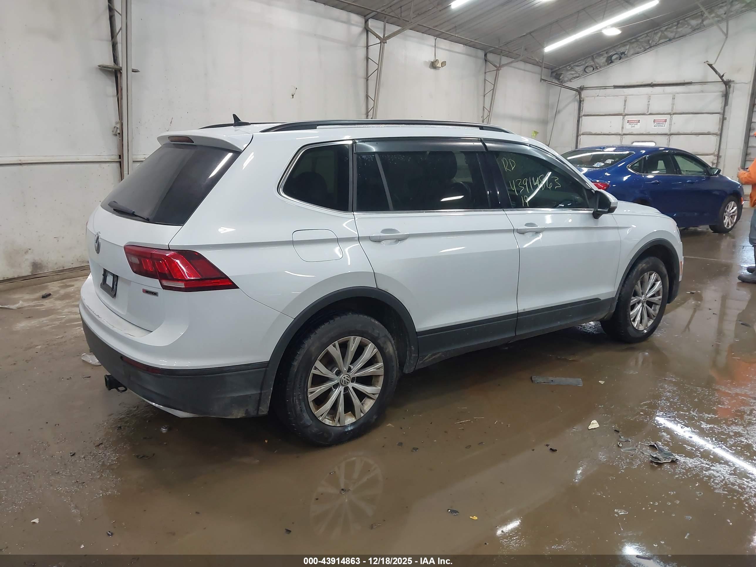 VOLKSWAGEN TIGUAN image 4