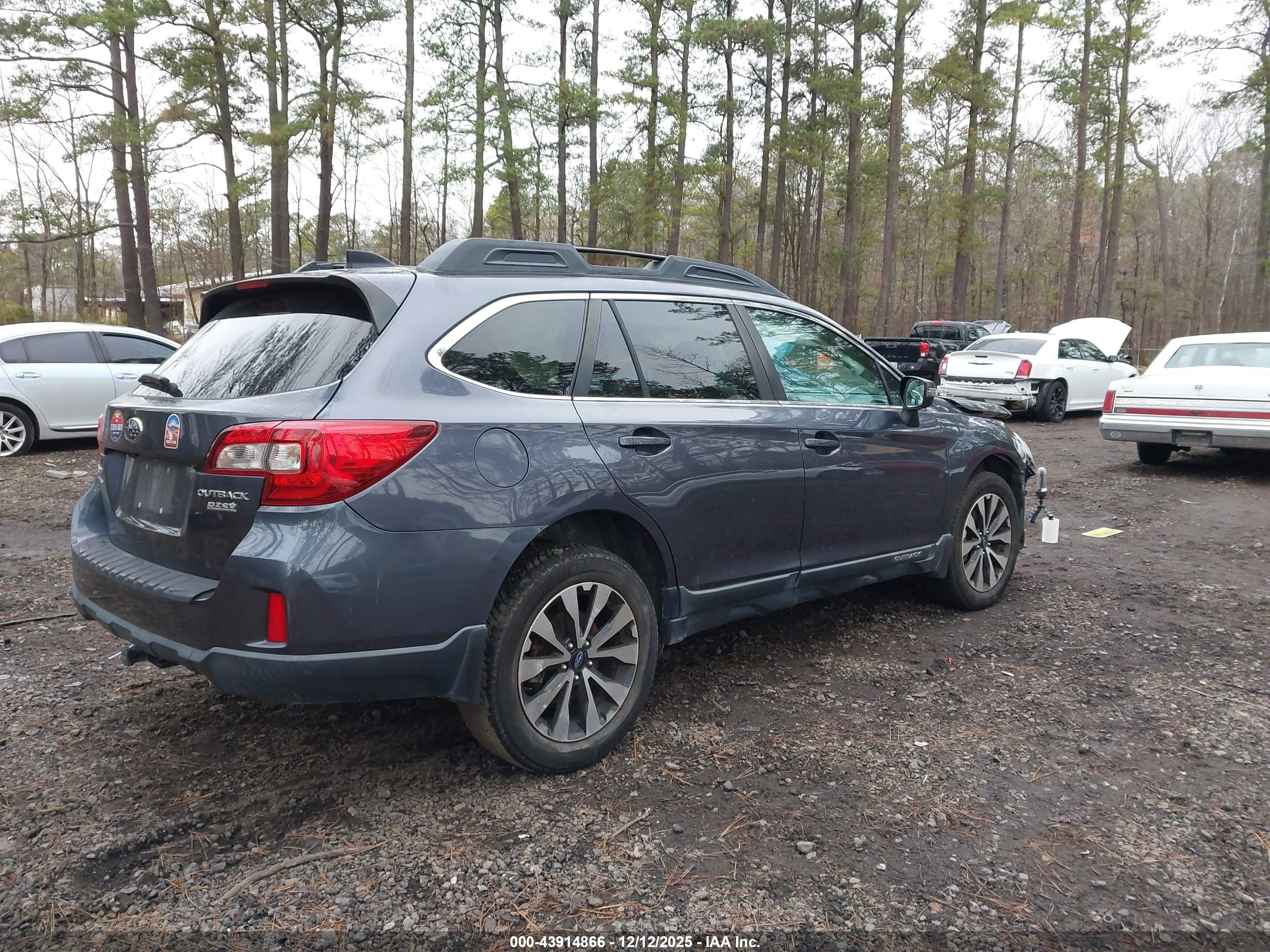 SUBARU OUTBACK image 4