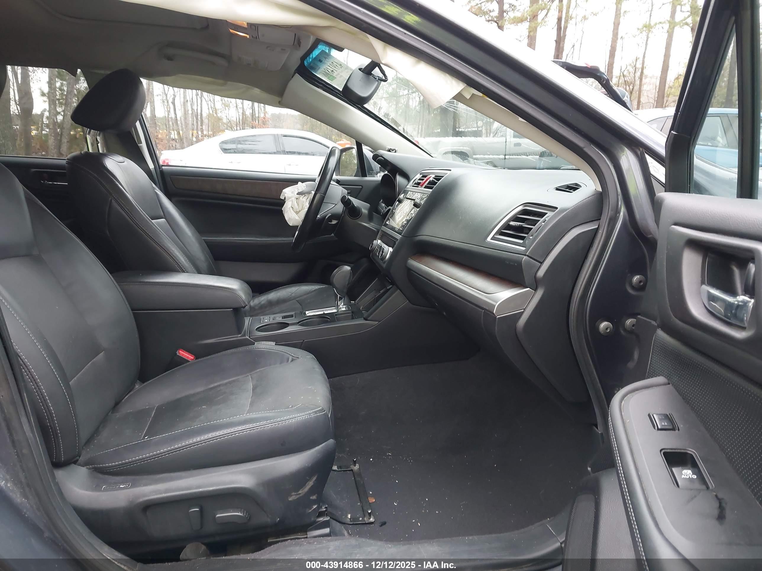 SUBARU OUTBACK image 5