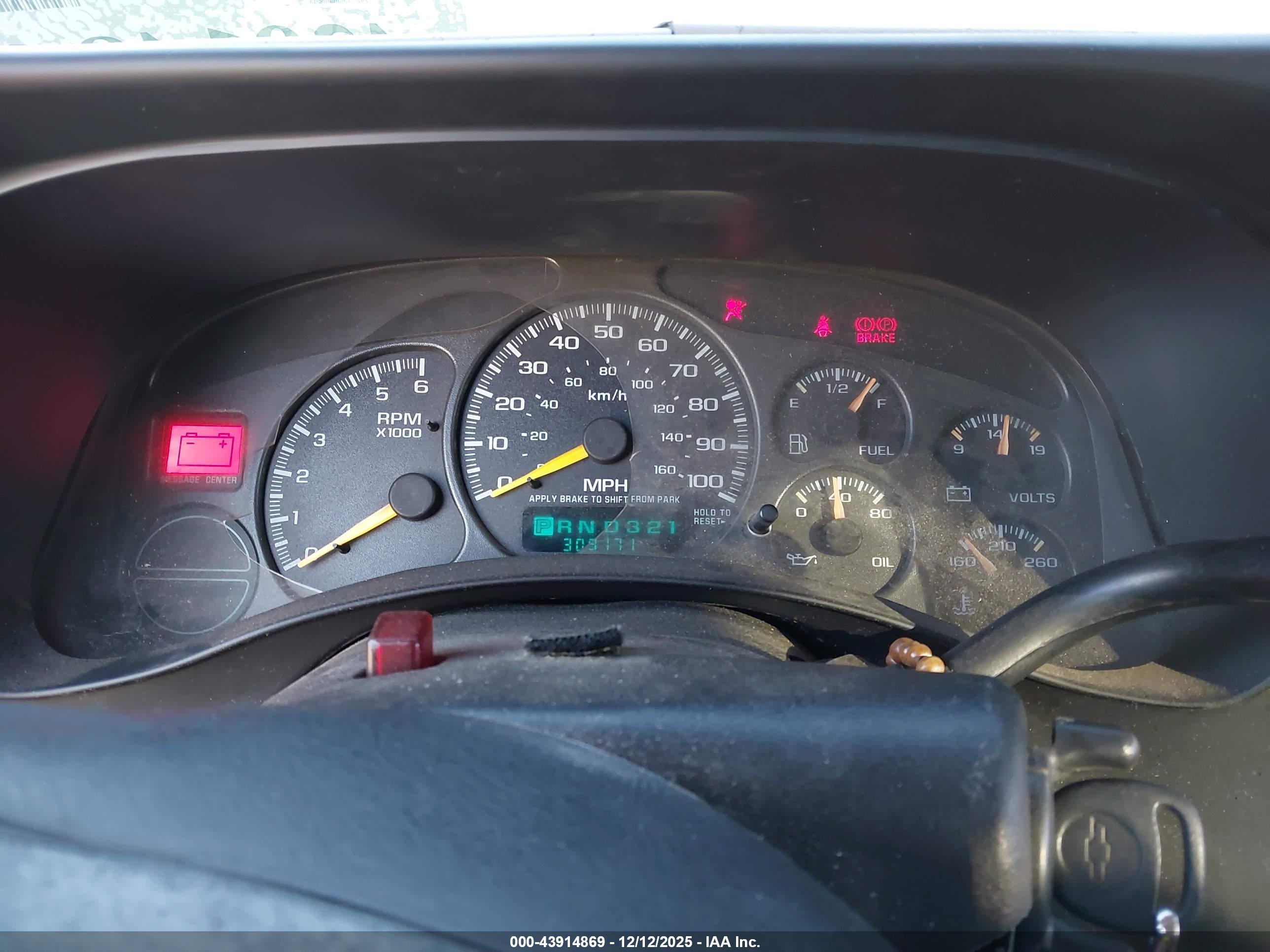 CHEVROLET SILVERADO image 7