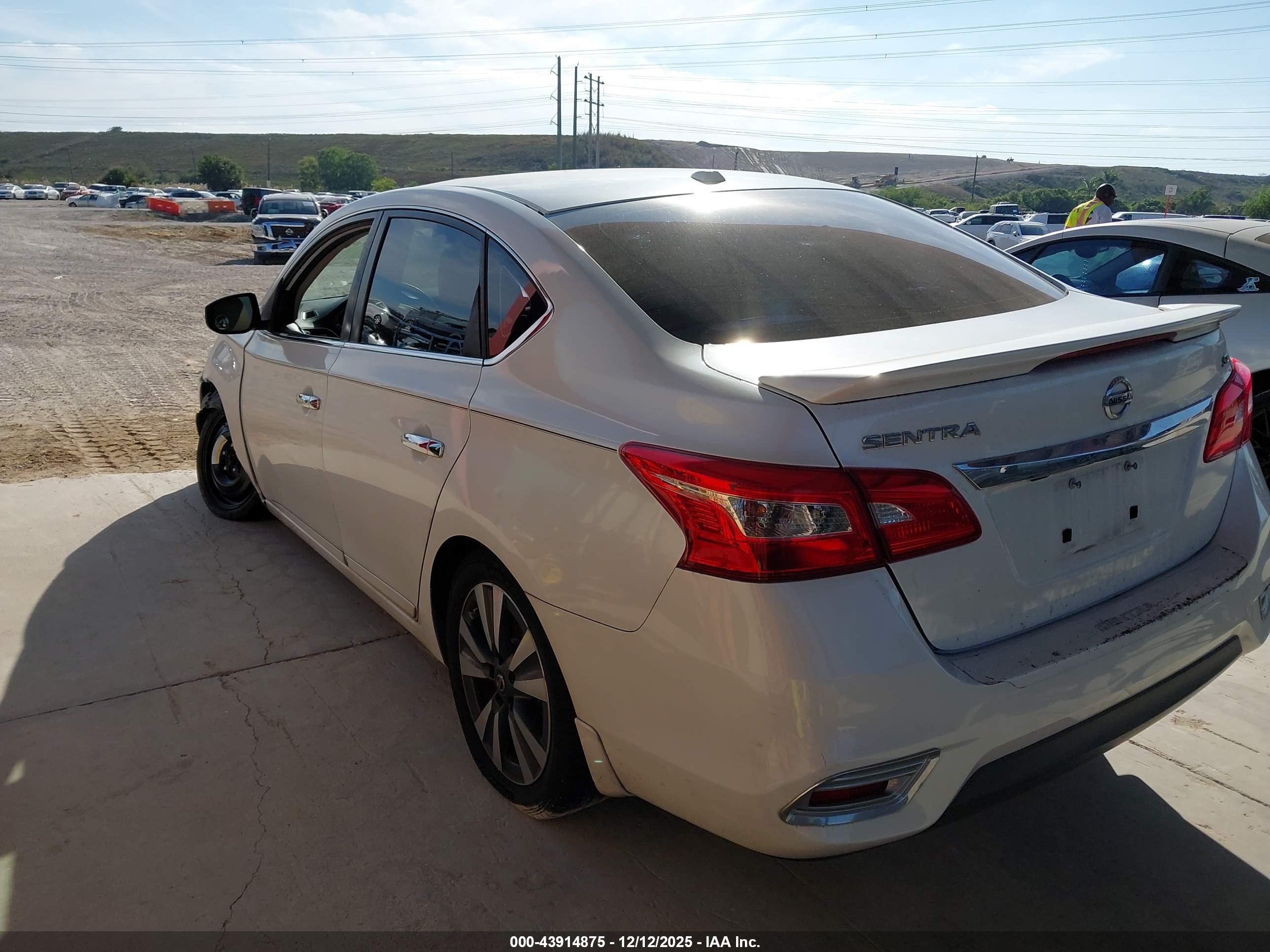 NISSAN SENTRA image 3
