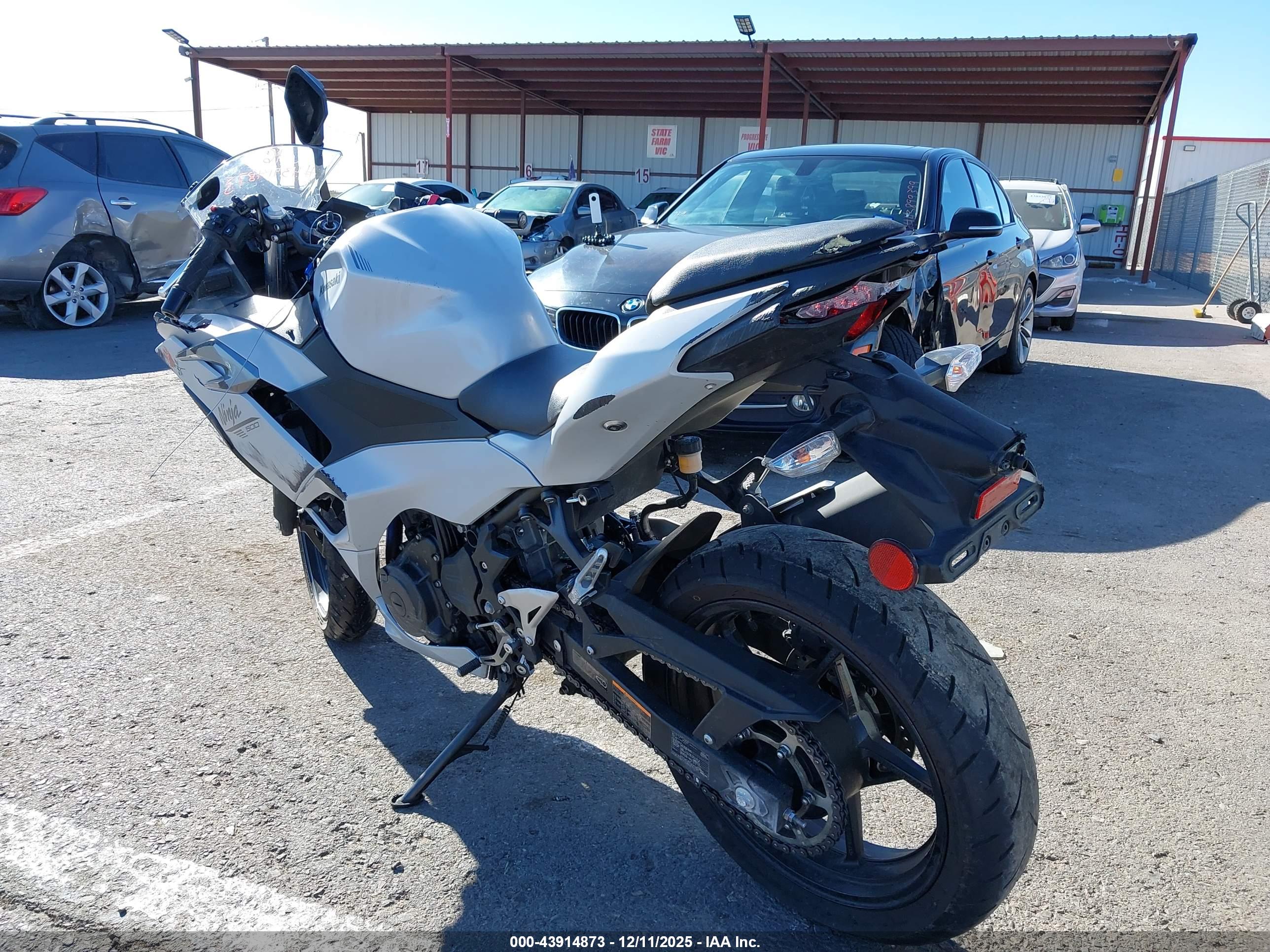 KAWASAKI EX500 image 3