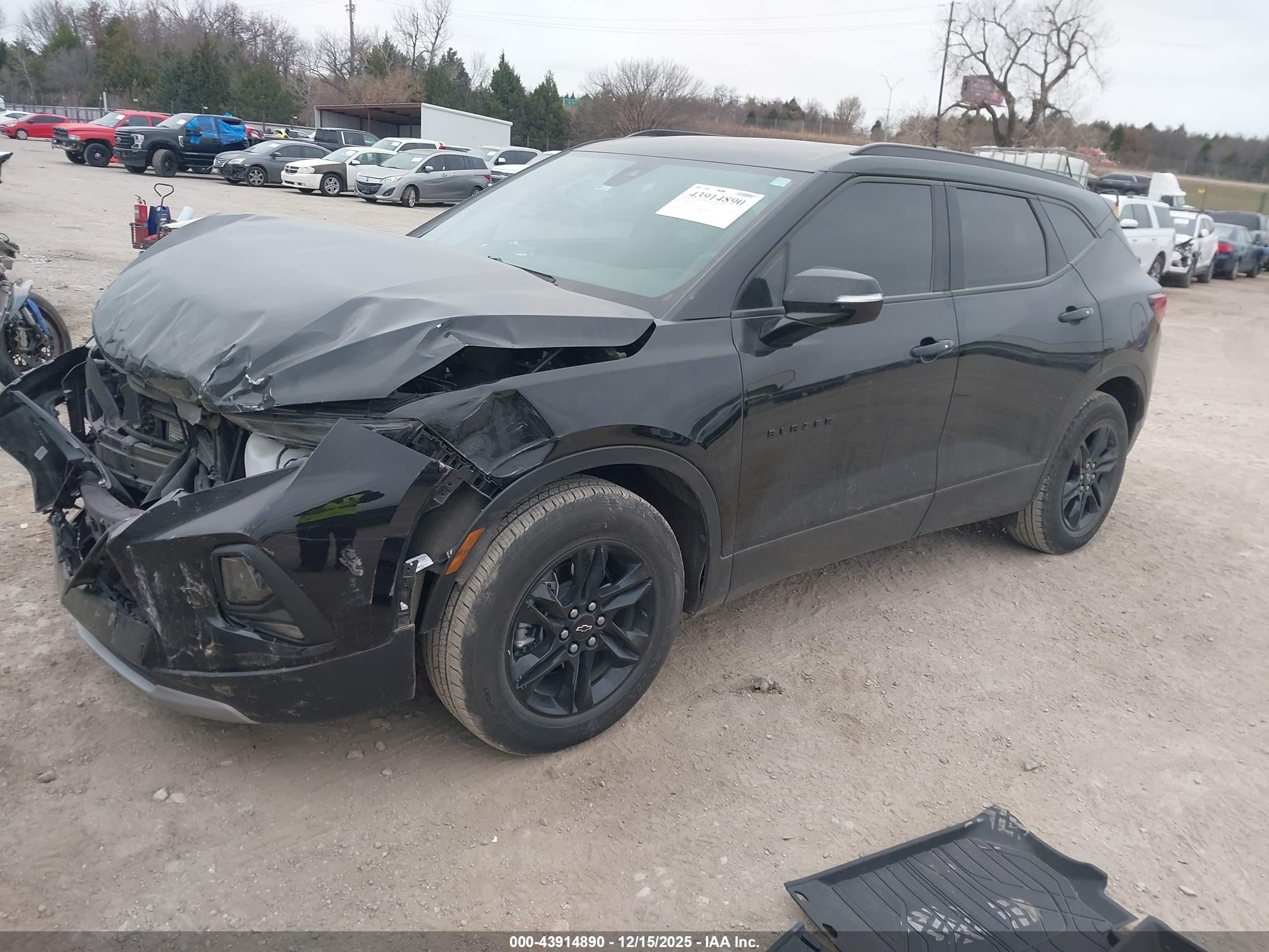 CHEVROLET BLAZER image 2