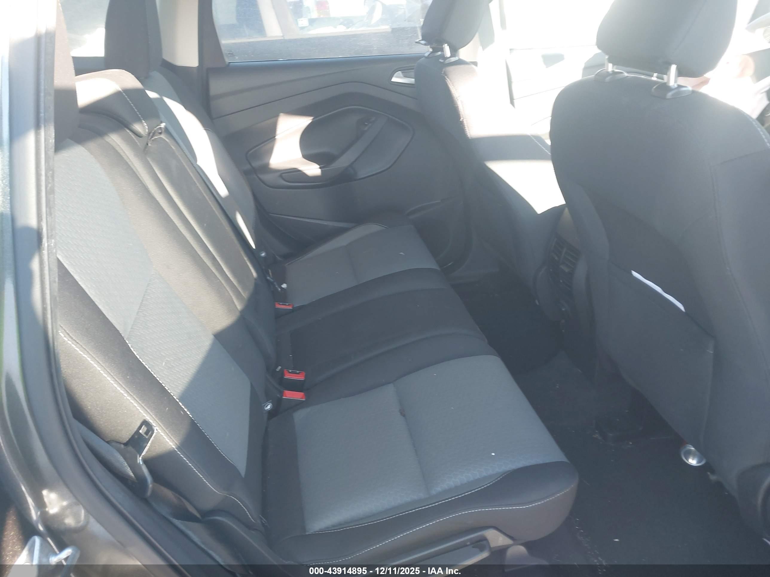 FORD ESCAPE image 8